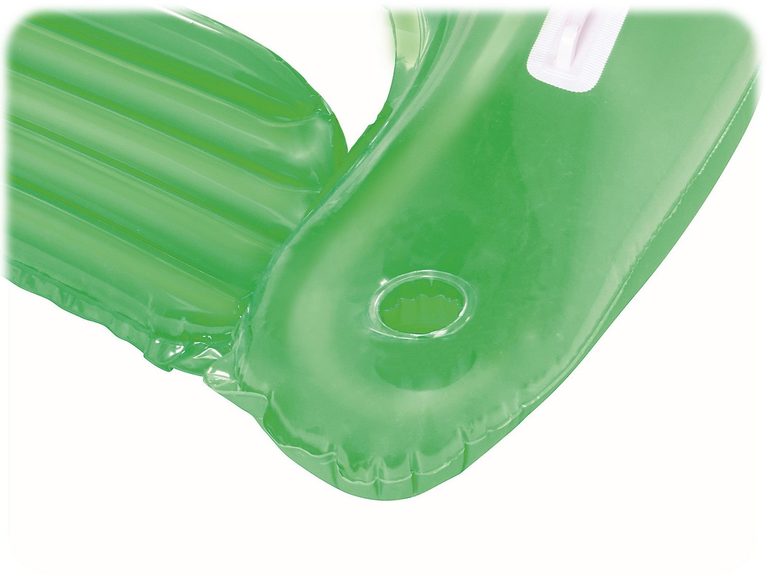Primer plano de un inflable verde con superficie acanalada y orificio de válvula.