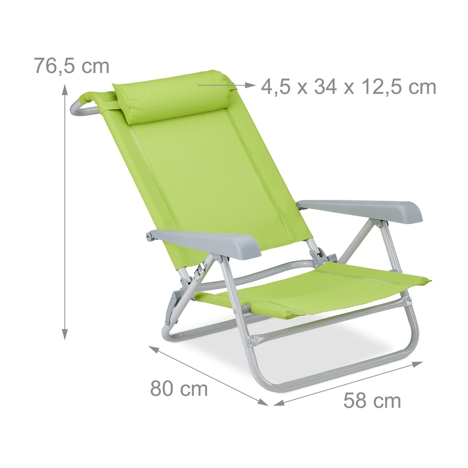 Silla de playa plegable verde con reposabrazos grises y marco metálico.