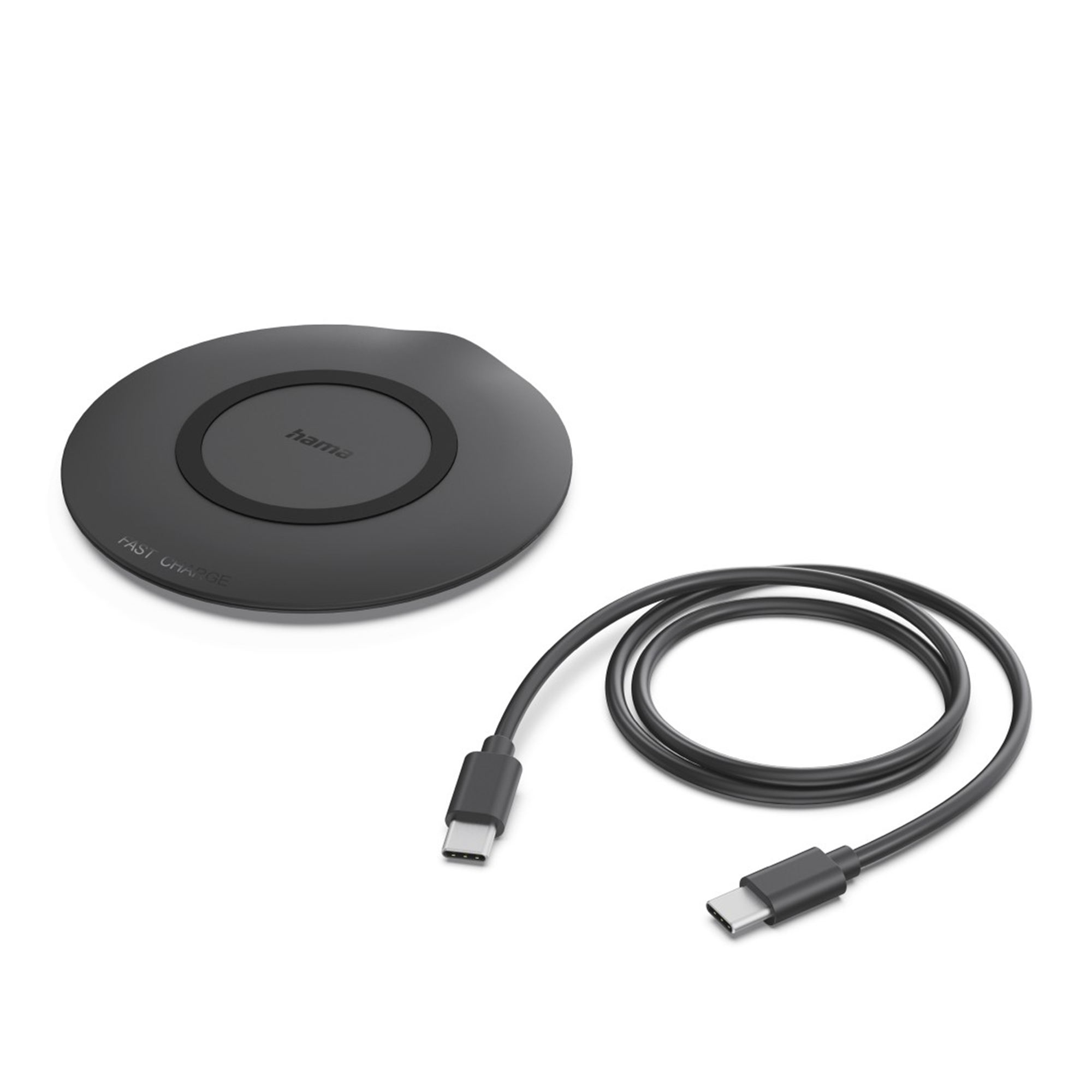Ein schwarzes kabelloses Ladepad mit einem USB-C-Kabel auf weißem Hintergrund.