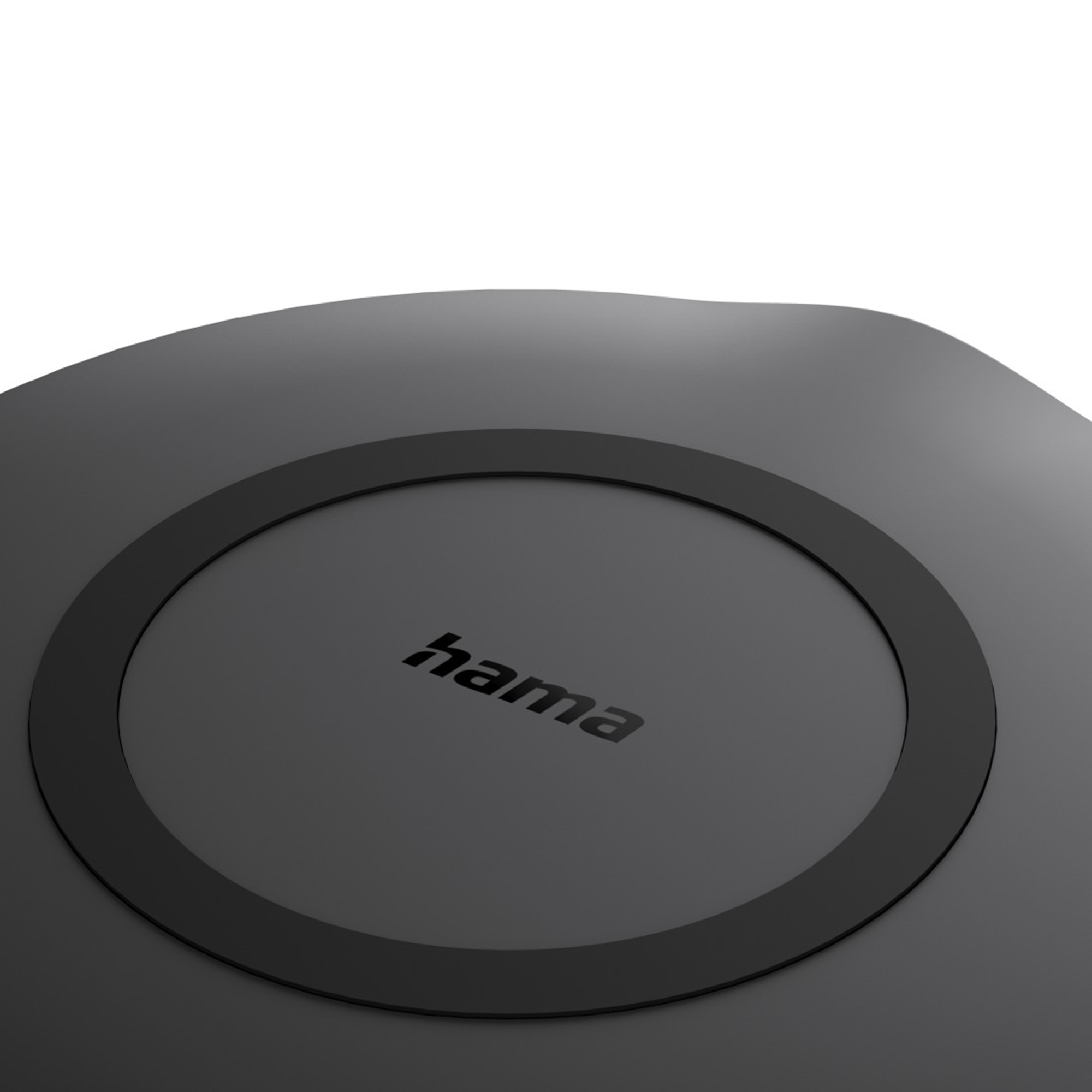 Schwarze Ladefläche mit Hama-Logo und erhabenem Ring.