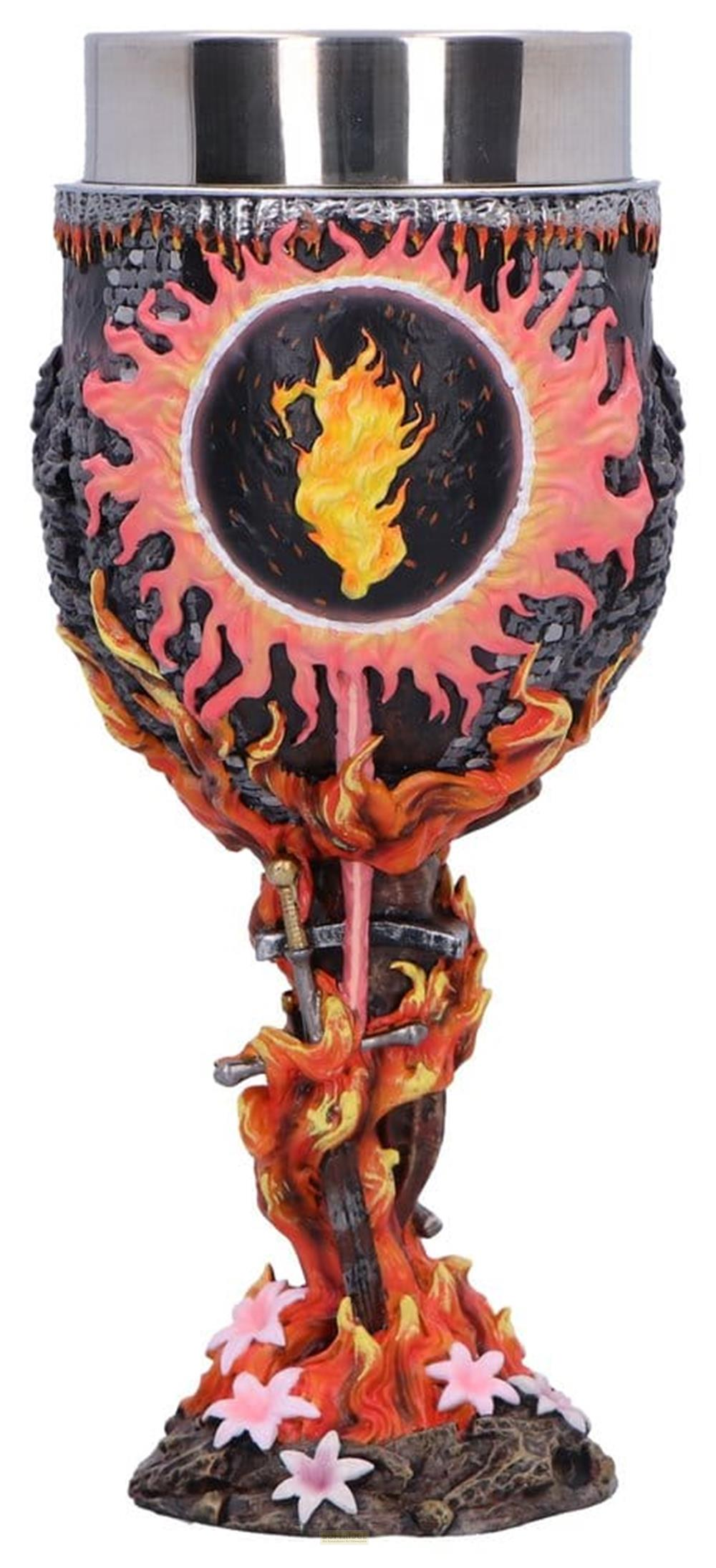 Ein Kelch mit Flammen-, Stein- und Schwertdekor. Oben silbern.