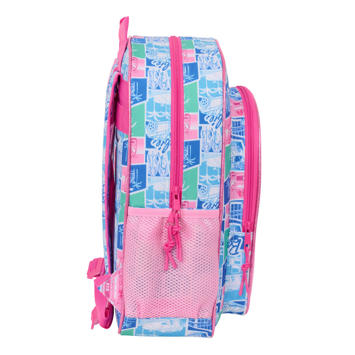Ein bunter Rucksack mit pinken Reißverschlüssen und Trägern. Muster von Palmen, Autos und Figuren.