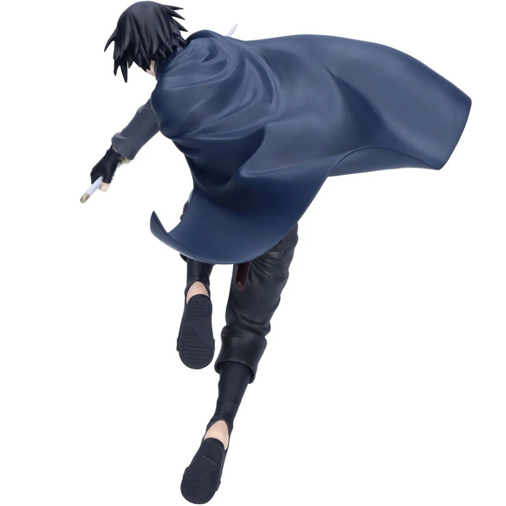 Ein Anime-Charakter mit schwarzem Haar, der eine blaue Robe und schwarze Kleidung trägt.