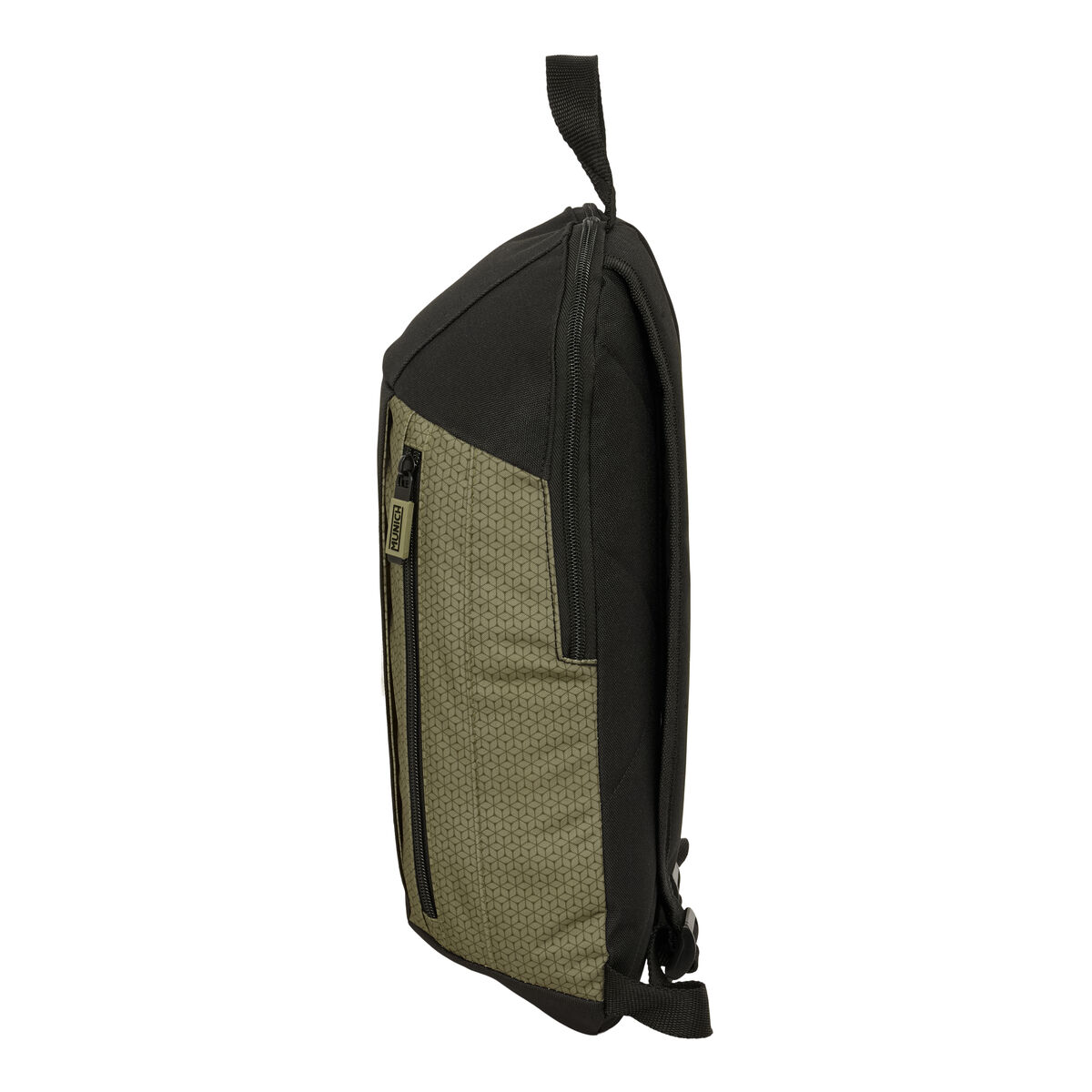 Ein schwarzer und olivgrüner Rucksack mit Zickzackmuster und Reißverschlüssen.