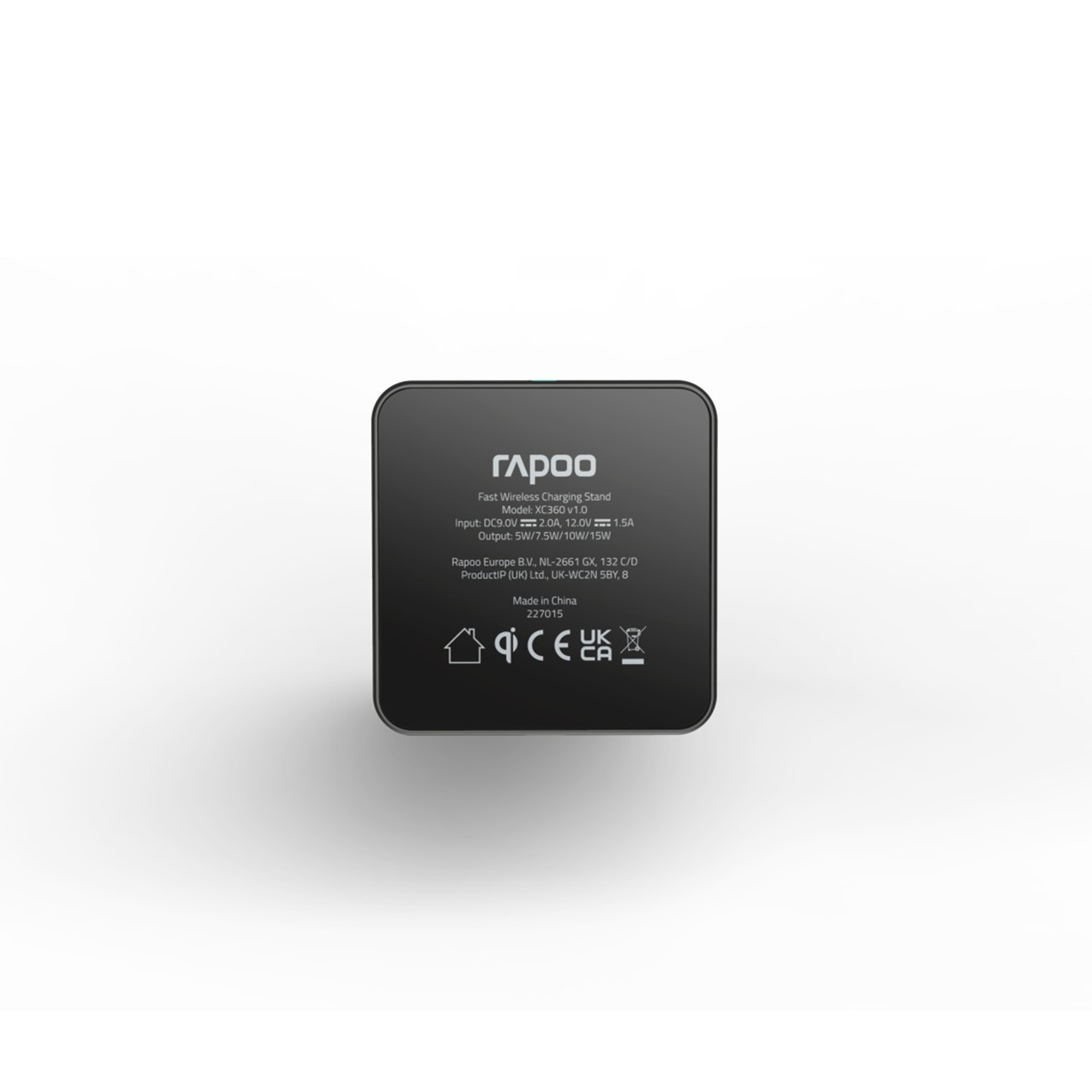 Schwarzer Wireless Charger mit Angaben zu Eingabe/Ausgabe und Siegeln.