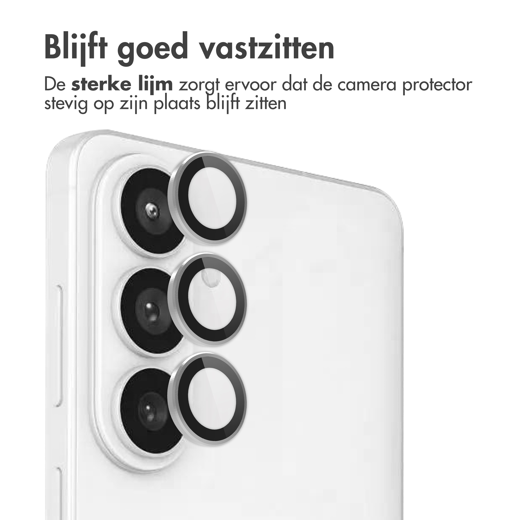 Trois objectifs de caméra ronds avec des anneaux argentés sur un smartphone blanc.
