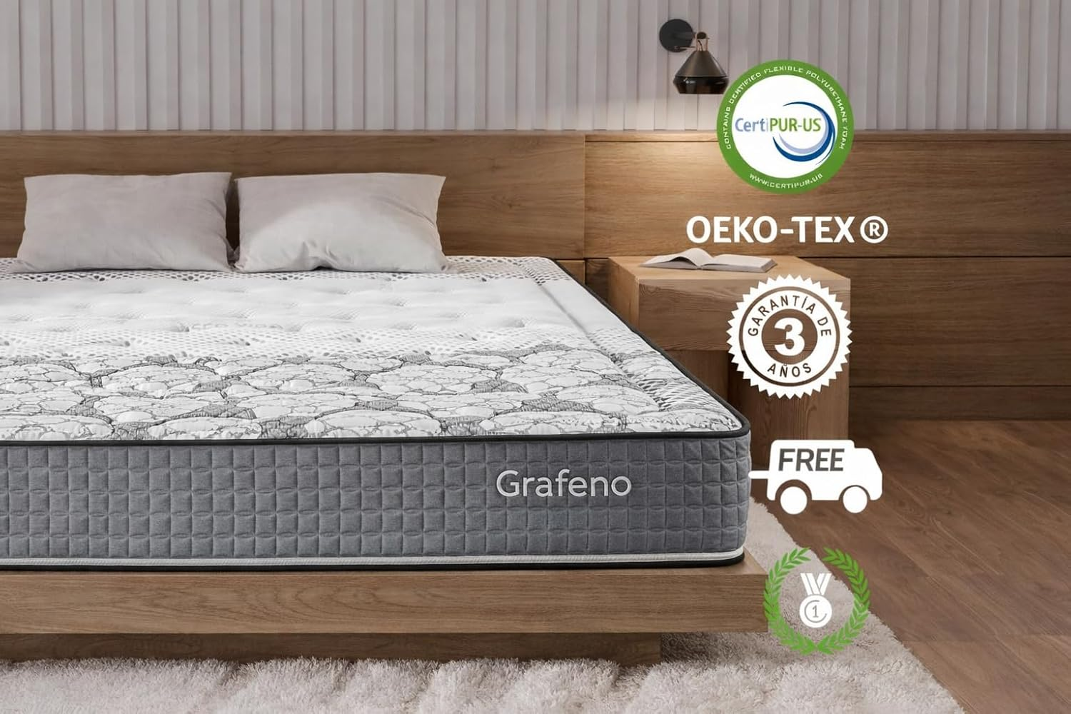 Una cama con colchón, almohadas y certificaciones.