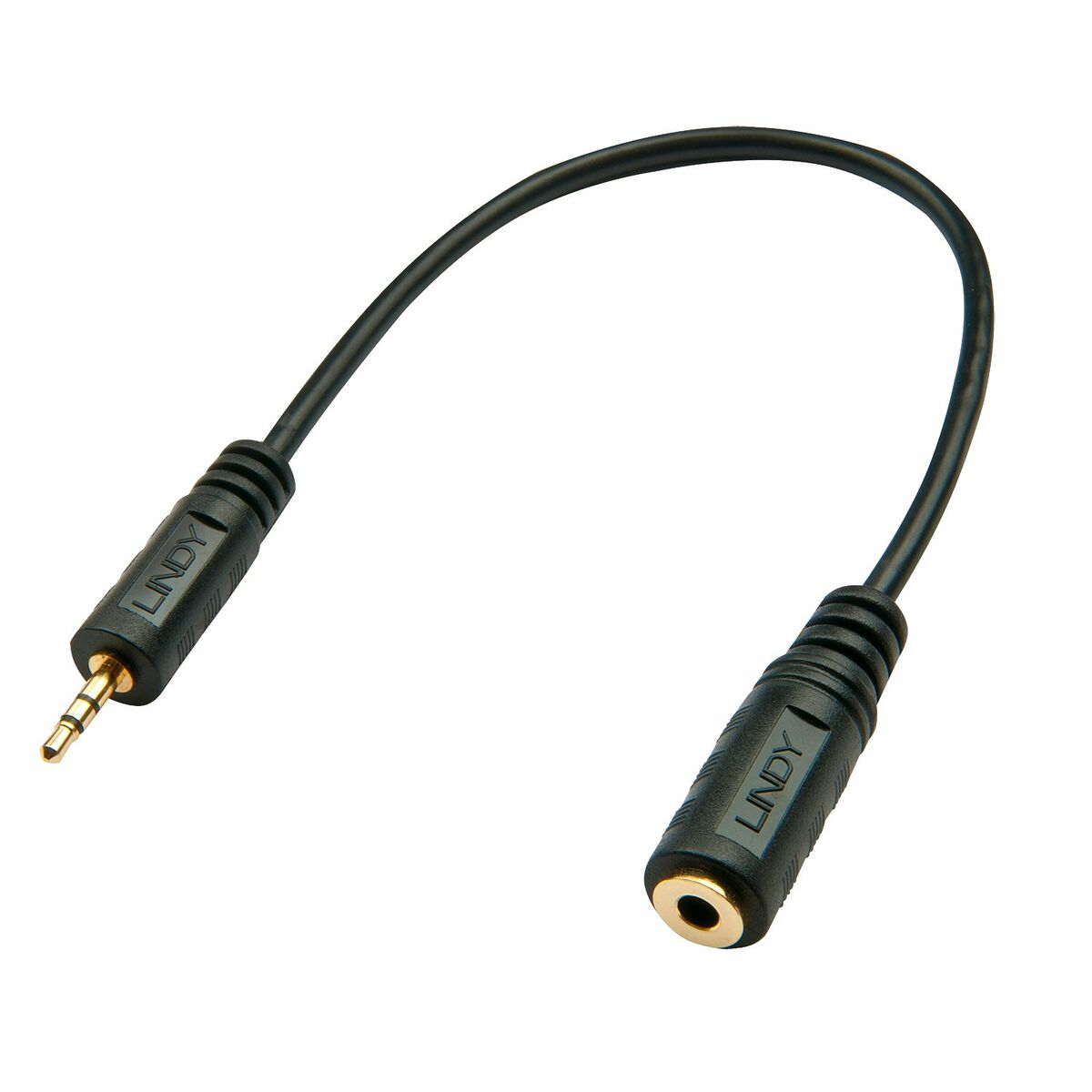 Un cavo audio LINDY nero con spina maschio e jack femmina da 3,5 mm.