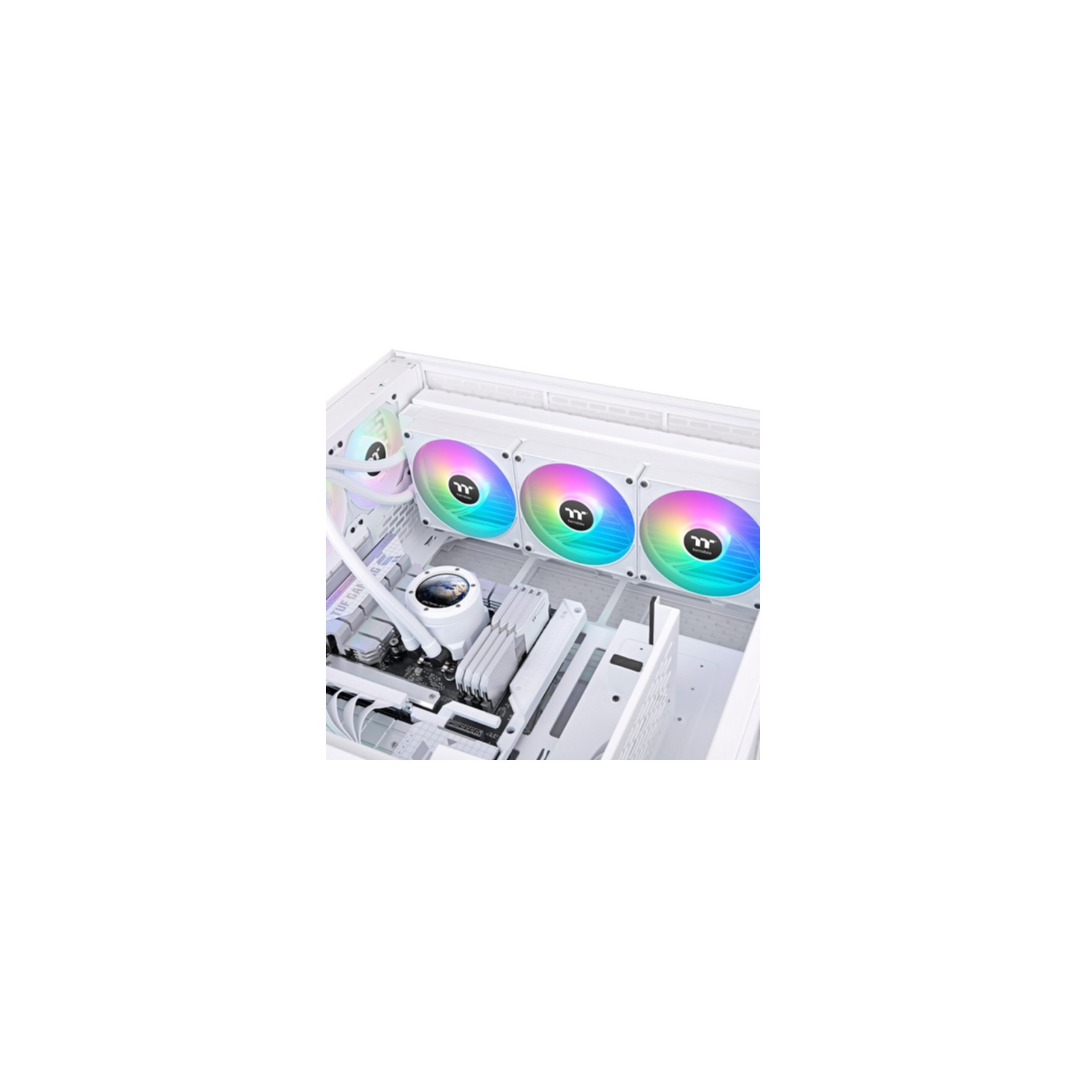 Biała obudowa komputera z wentylatorami RGB i chłodzeniem cieczą.