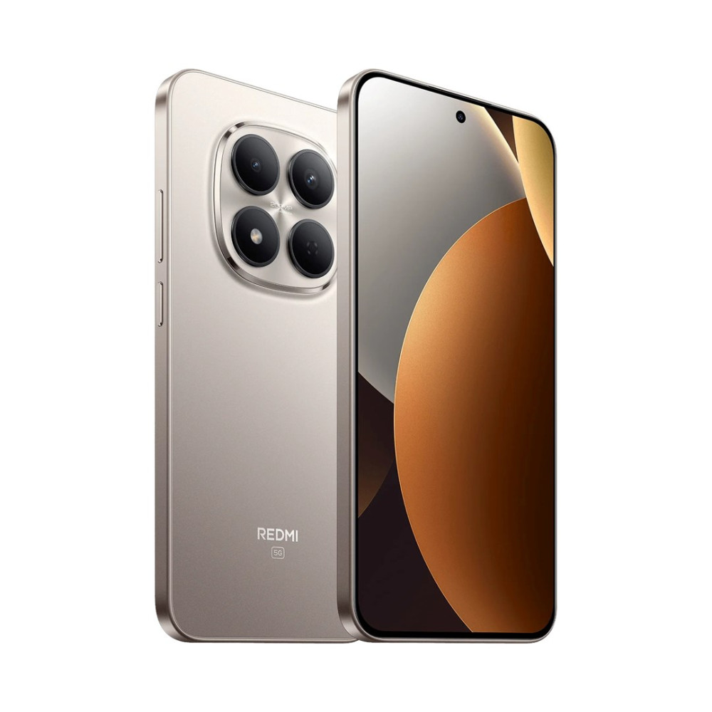 Due smartphone argentati uno accanto all'altro. Uno mostra il retro con quattro fotocamere.