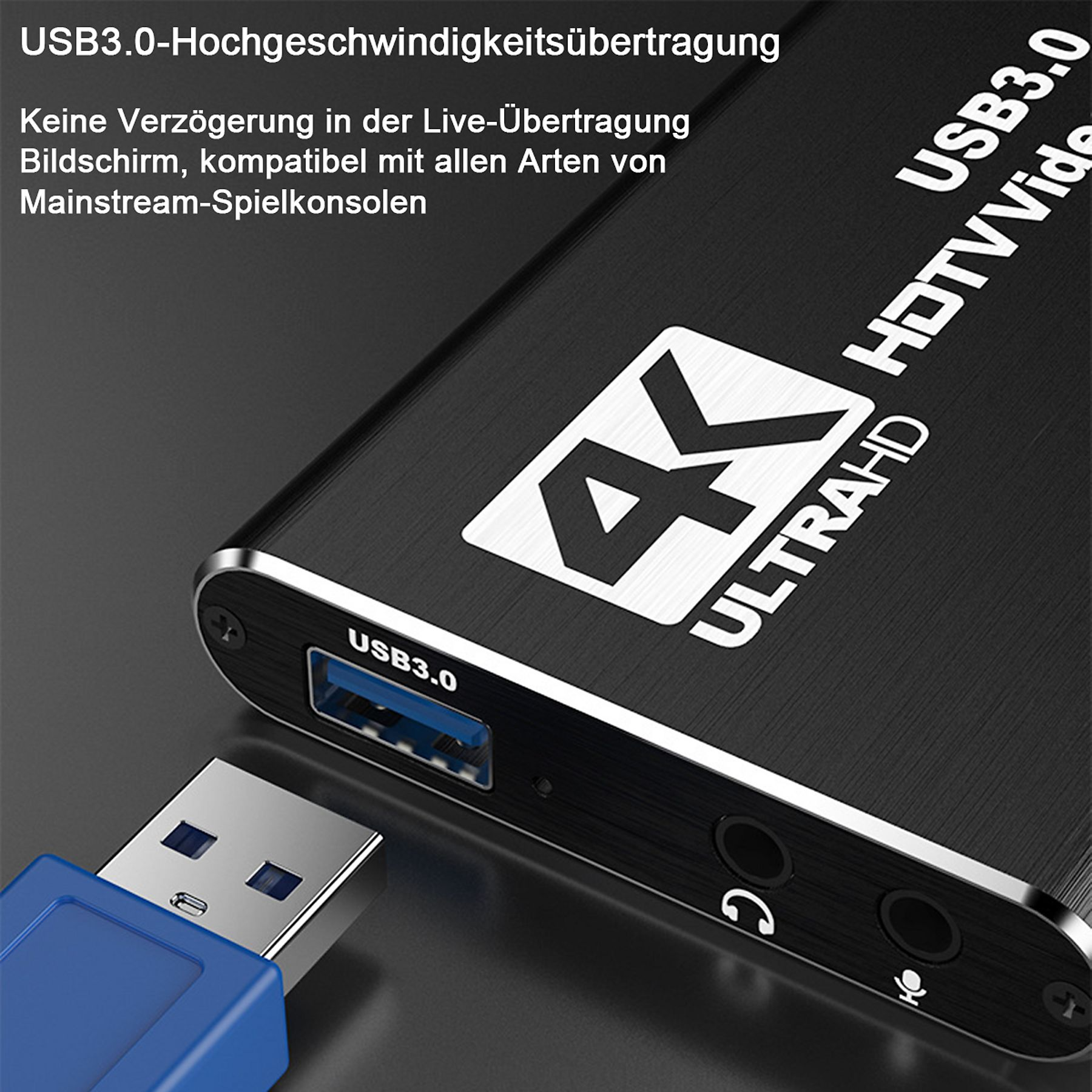 Nahaufnahme eines USB 3.0-Anschlusses mit einem blauen USB-Stecker.