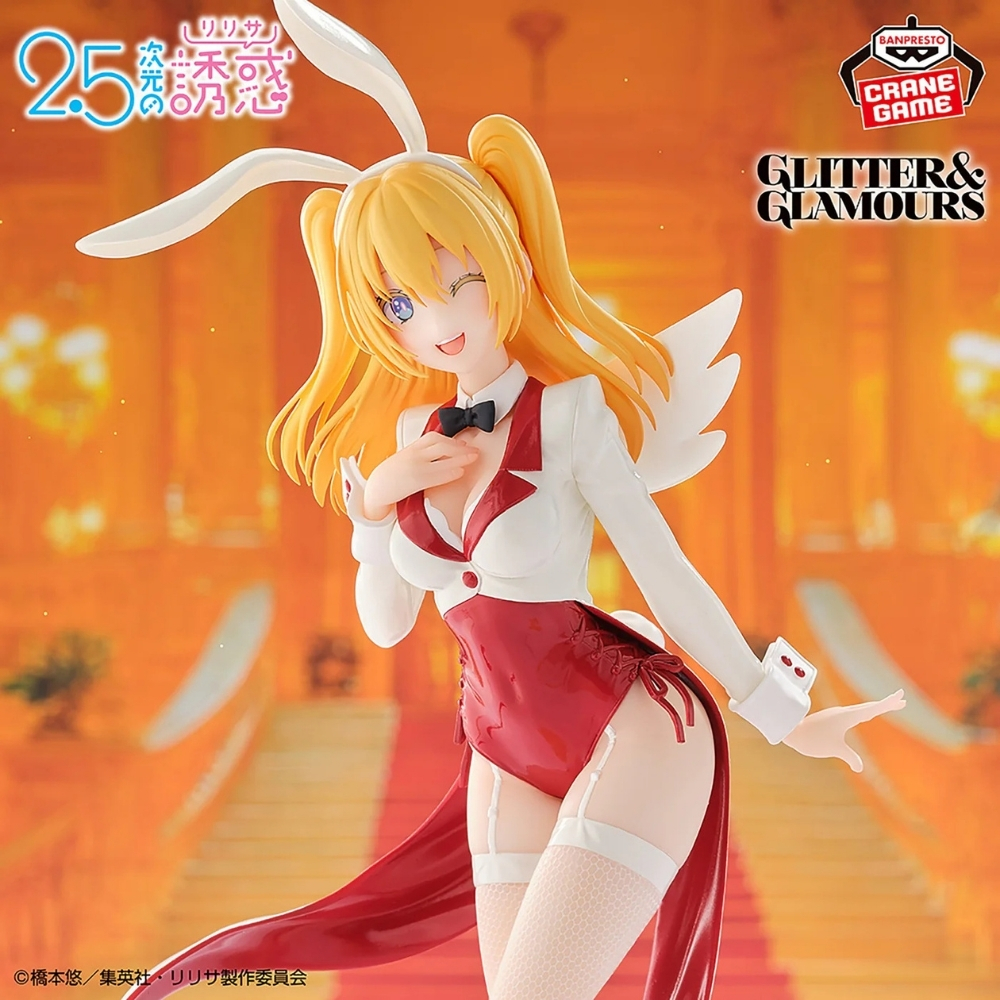 Figura anime di donna bionda con orecchie da coniglio e outfit rosso.