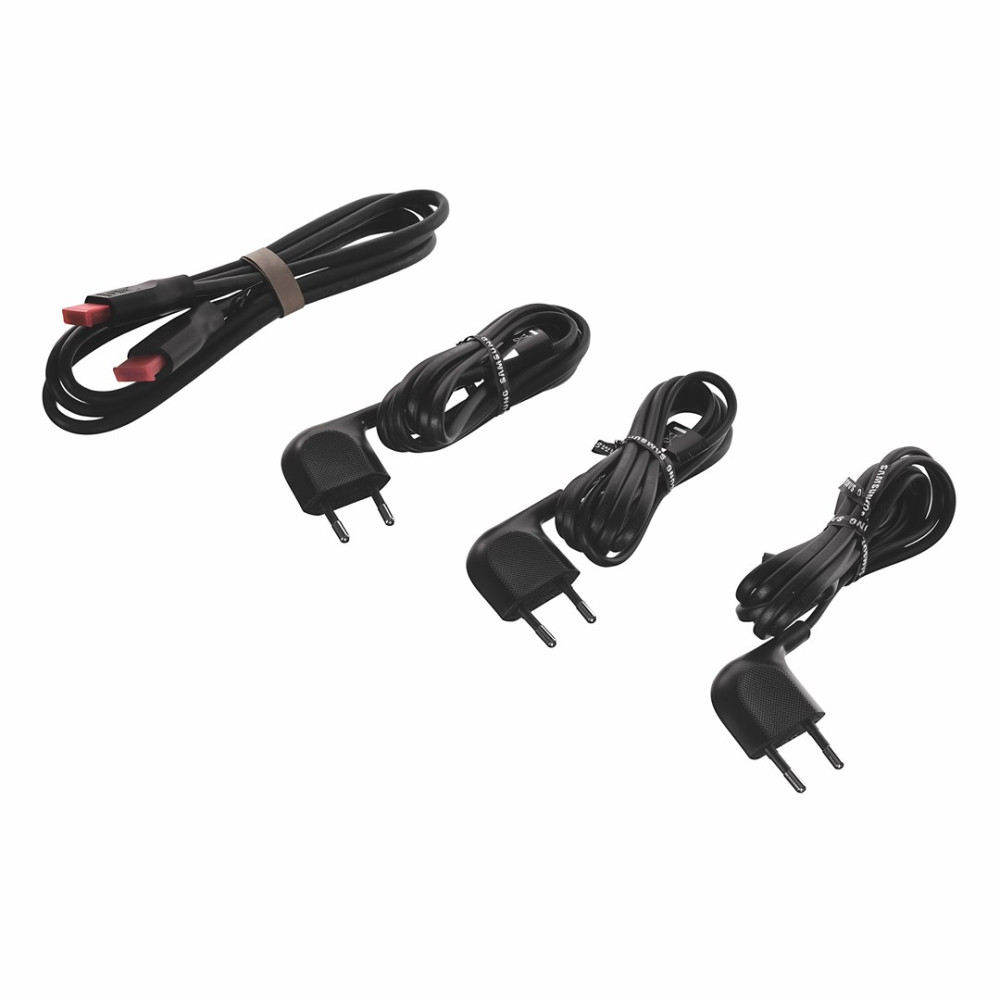 Trzy czarne kable zasilające z wtyczkami i jeden kabel z czerwonymi końcami.