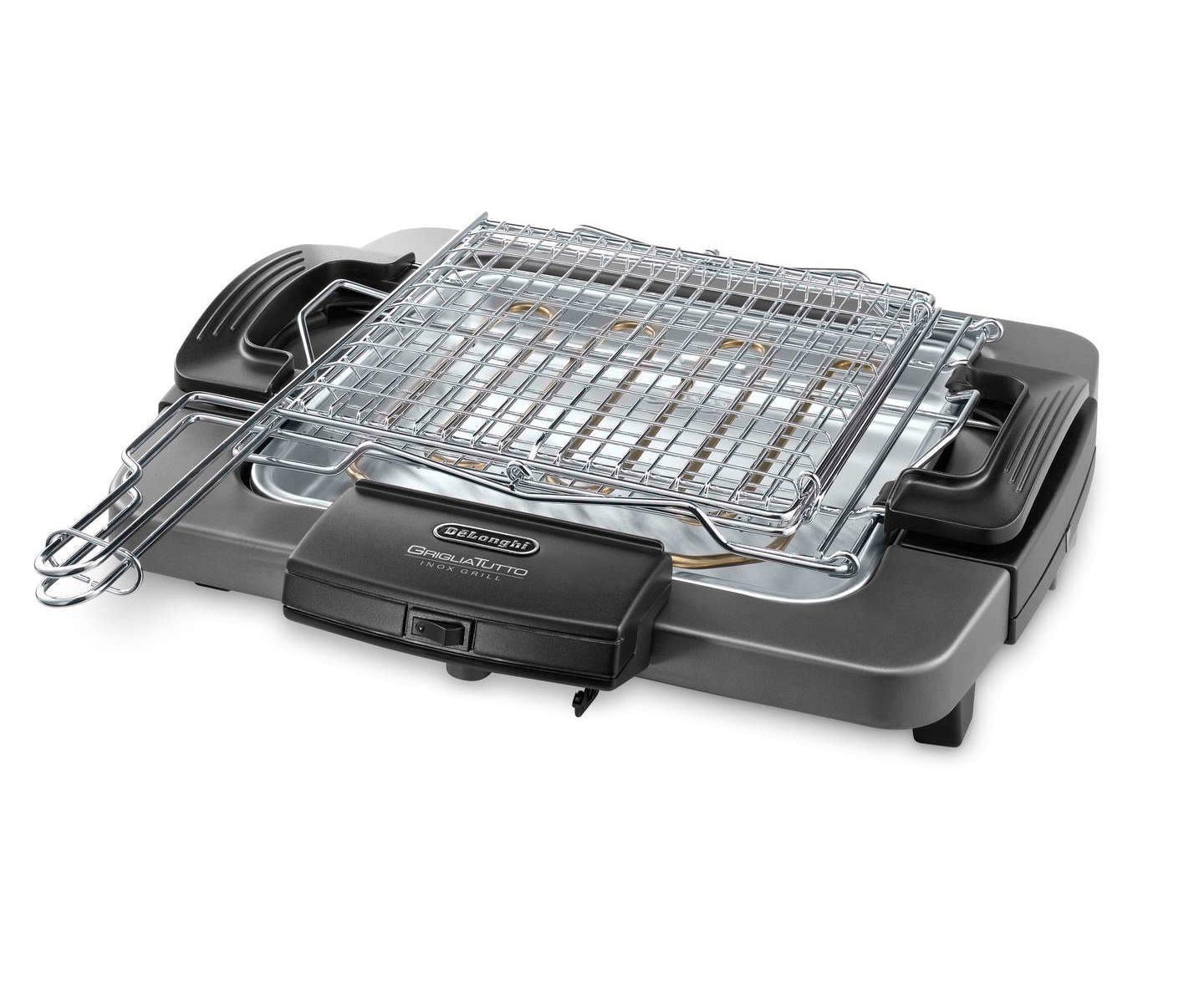 Ein kompakter Elektrogrill mit Chrom-Grillrost und schwarzem Gehäuse.