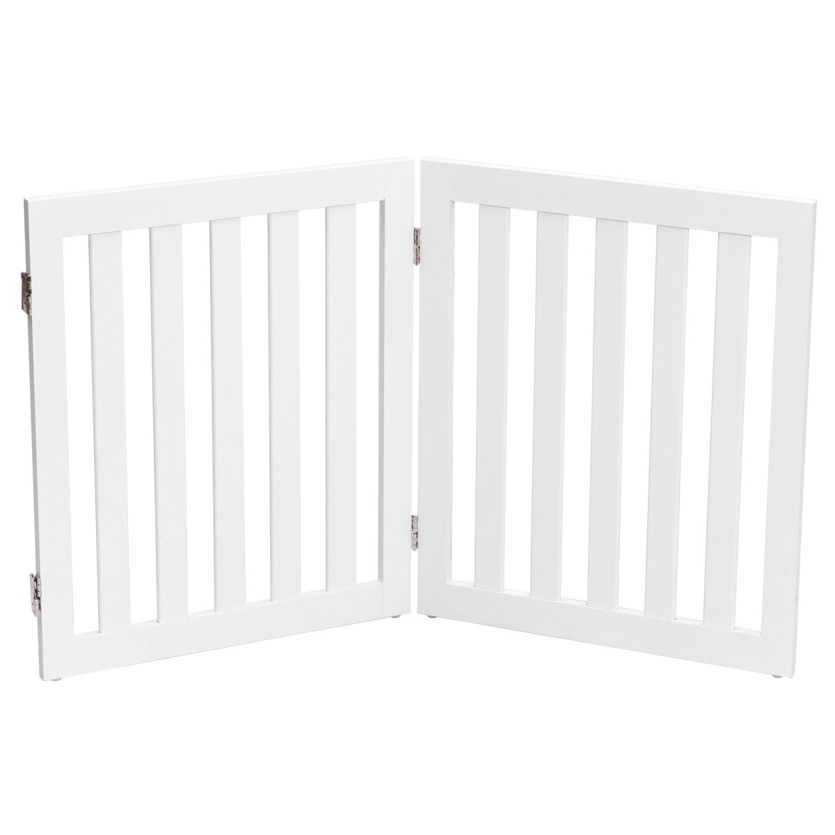 Una puerta de madera blanca plegable con listones verticales, aislada sobre fondo blanco.