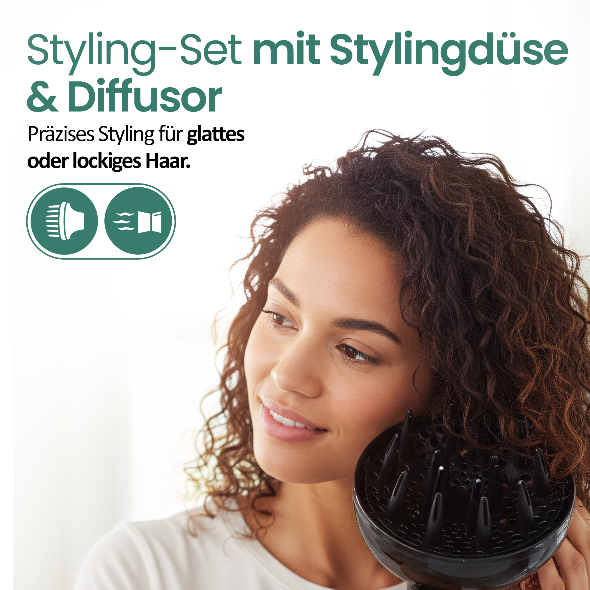 Frau mit lockigem Haar mit Diffusor-Aufsatz für einen Föhn.