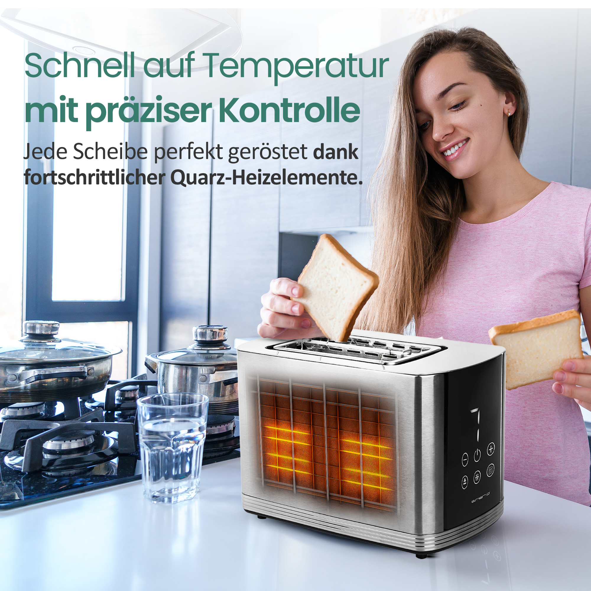 Eine Frau steckt Toastbrot in einen Toaster. Heizstäbe leuchten orange.