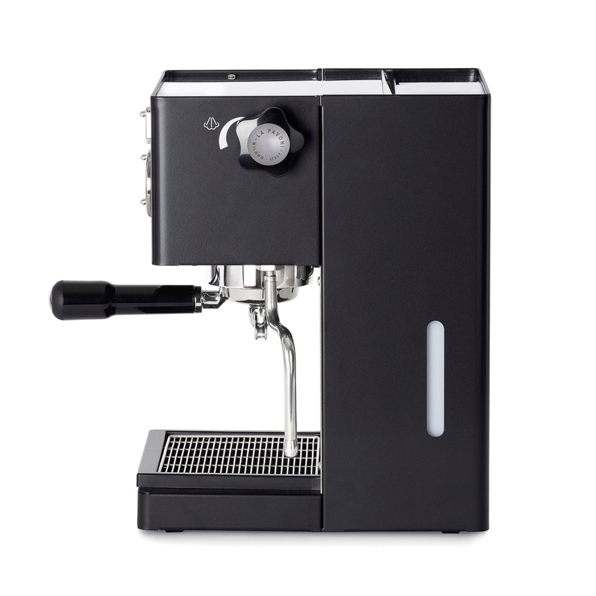 Schwarze Espressomaschine mit poliertem Metallgriff und Wassertankanzeige.