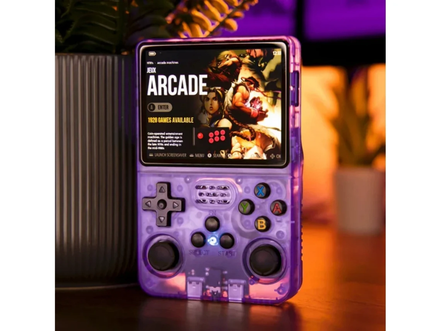 Ein transparenter violetter Handheld-Gaming-Emulator zeigt das Arcade-Menü mit Spielfiguren.