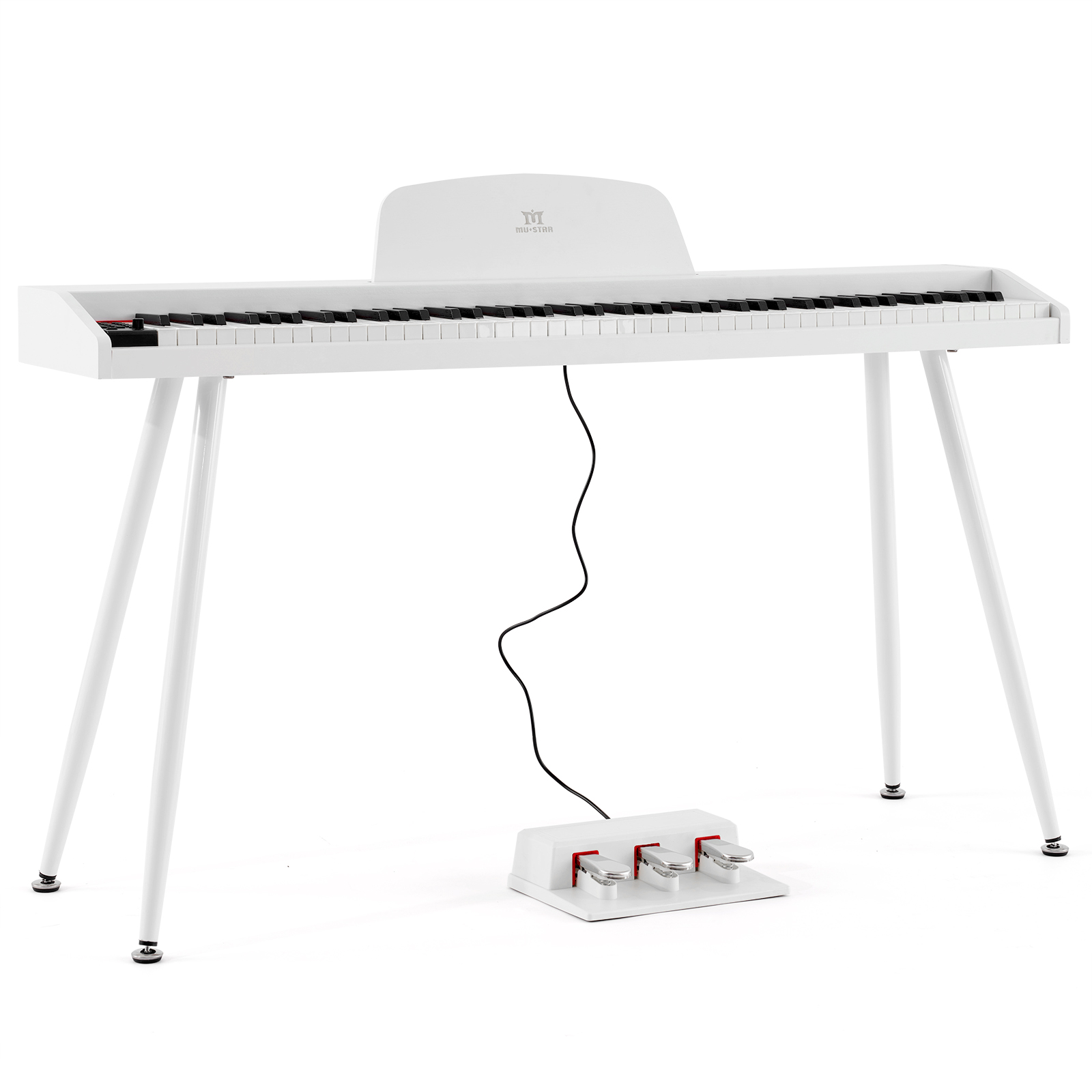 Ein weißes Digitalpiano mit Notenpult, schwarzen Tasten und drei Pedalen.
