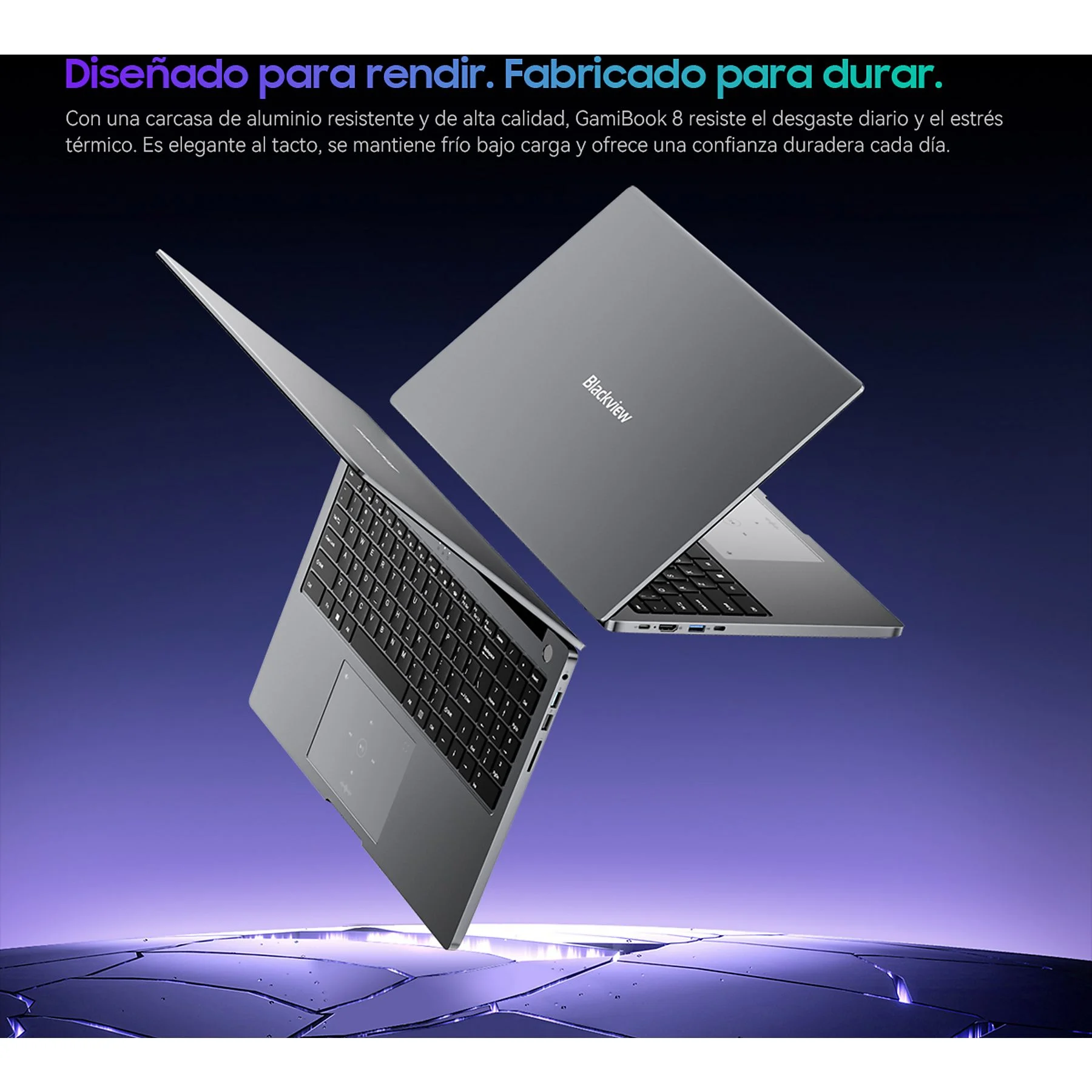 Dos portátiles grises, uno abierto mostrando el teclado, flotan sobre una superficie metálica.