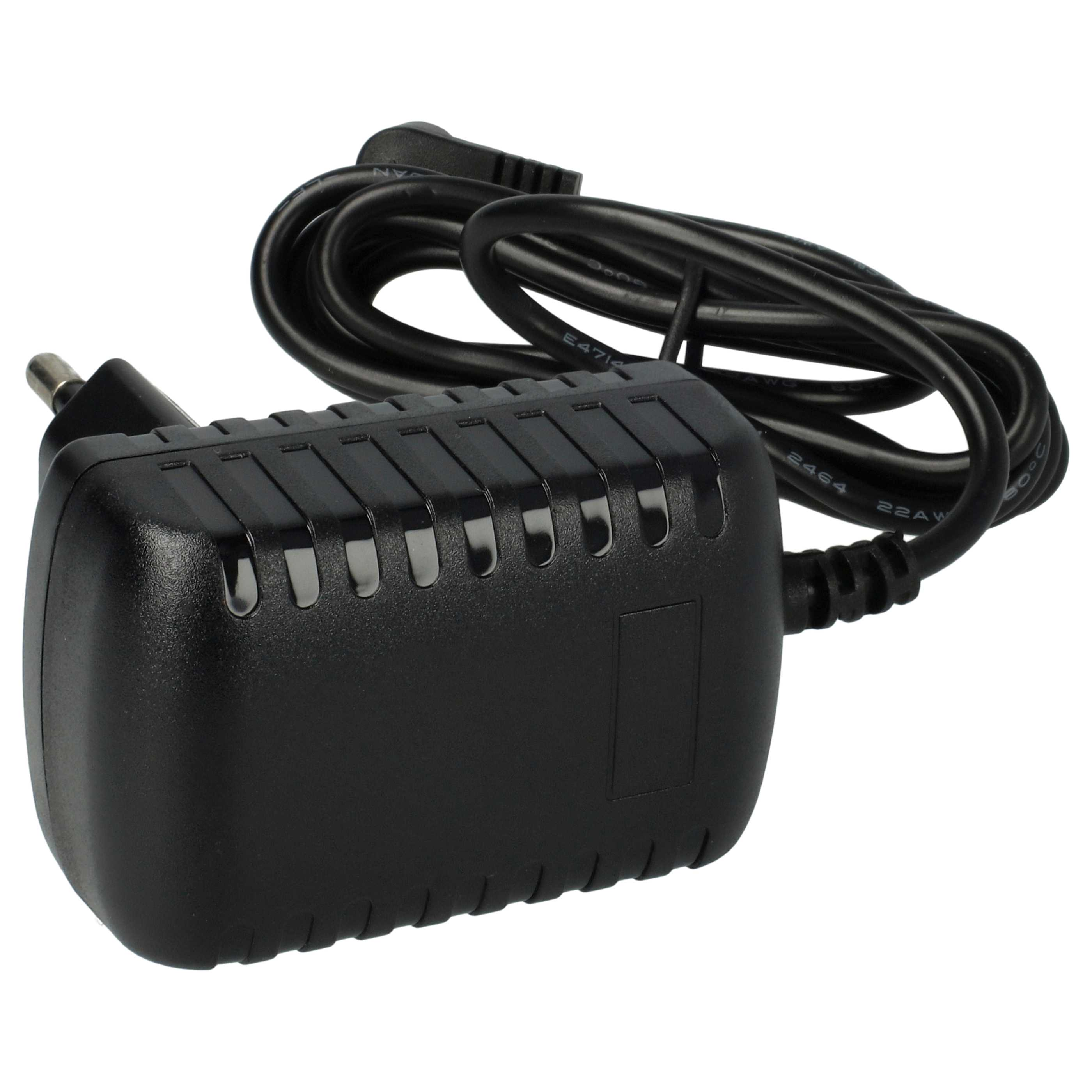Schwarzes Netzteil mit Kabel und Stecker, auf weißem Hintergrund.