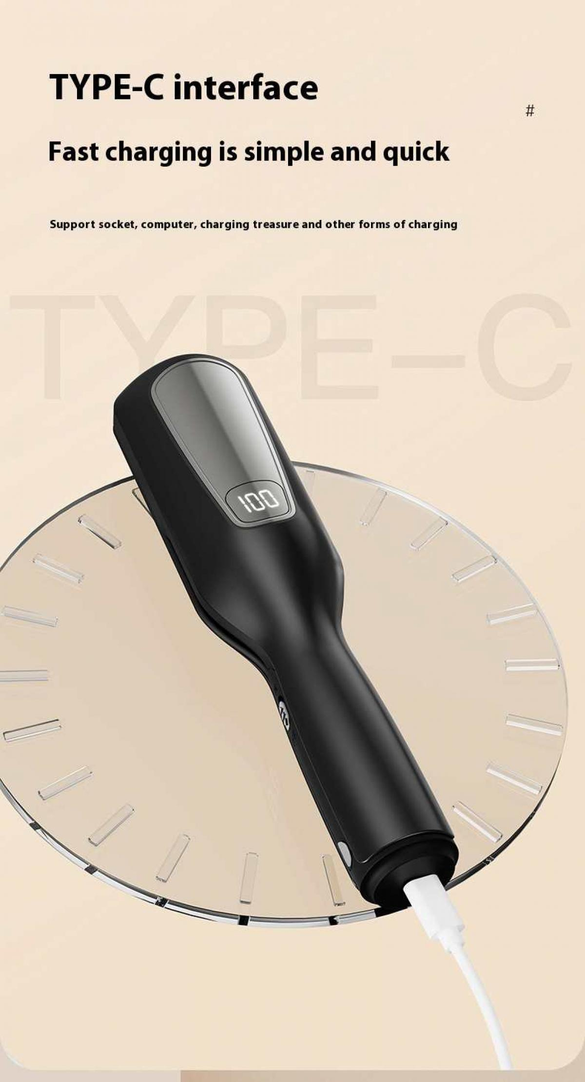 Schwarzes Ladeaccessoire mit Typ-C-Anschluss und digitaler Anzeige, das an ein Kabel angeschlossen ist.