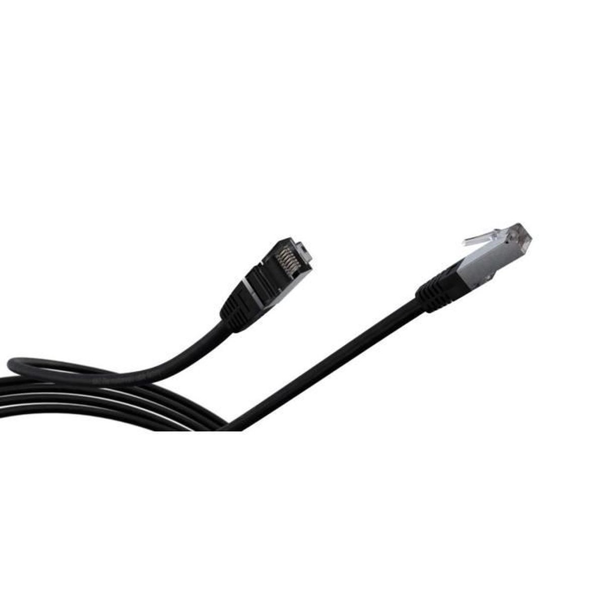 Due cavi di rete neri con connettori RJ45 giacciono su sfondo bianco.