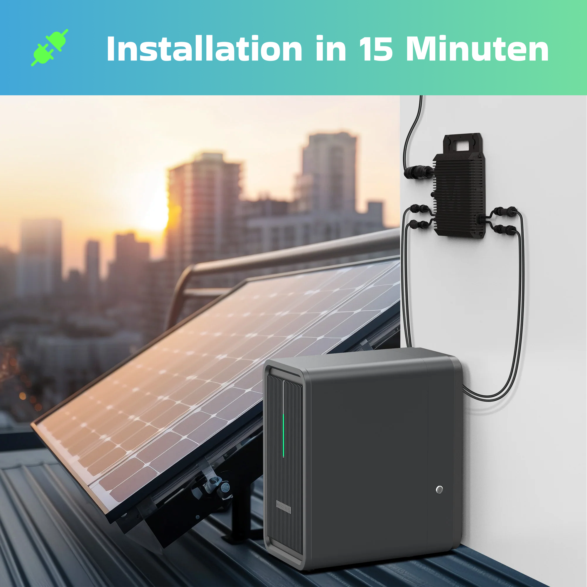 Solarpanel mit Wechselrichter und Stadtkulisse bei Sonnenuntergang.