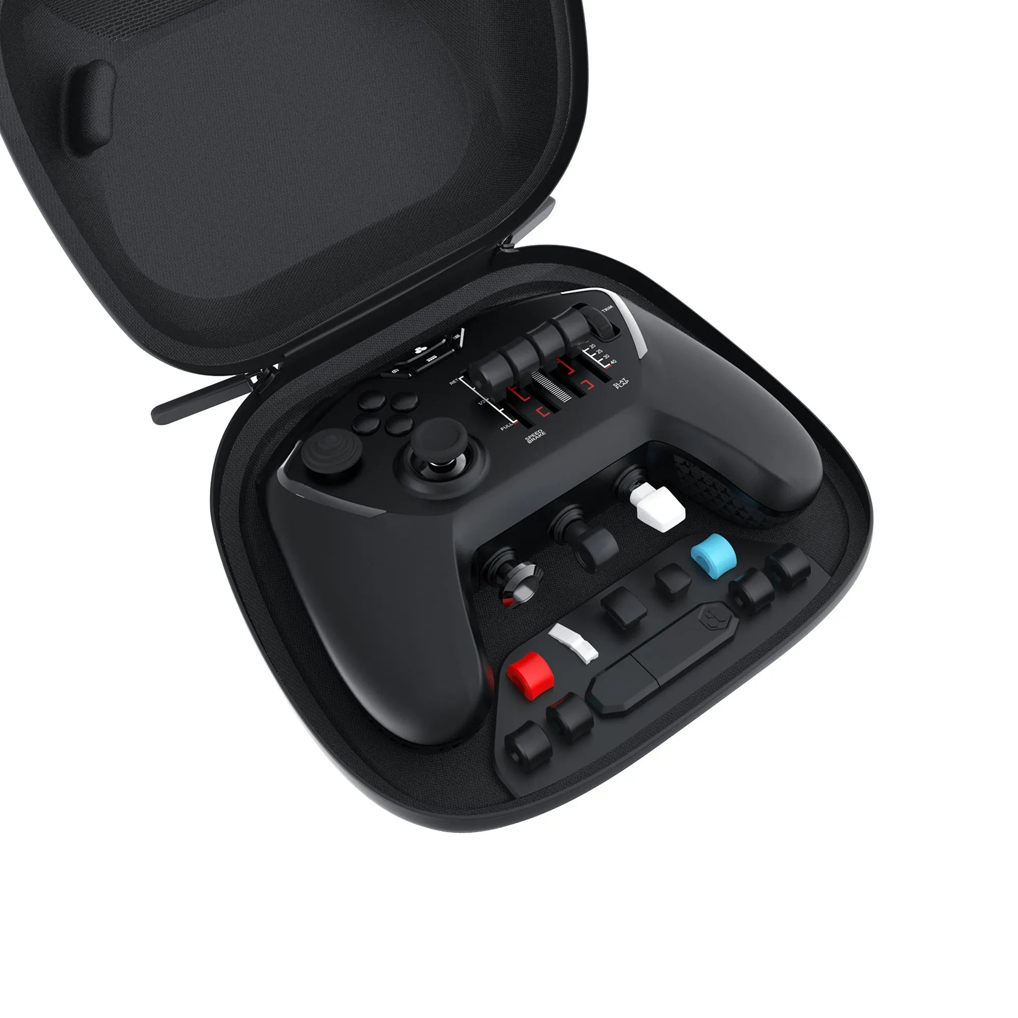 Schwarzer Gaming-Controller in geöffnetem schwarzem Koffer mit weißen und blauen Akzenten.