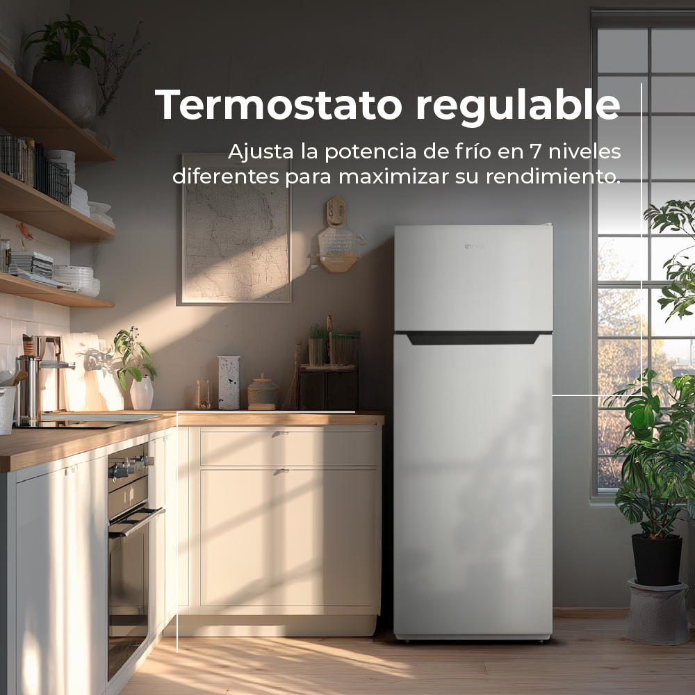 Refrigerador plateado en una cocina moderna.