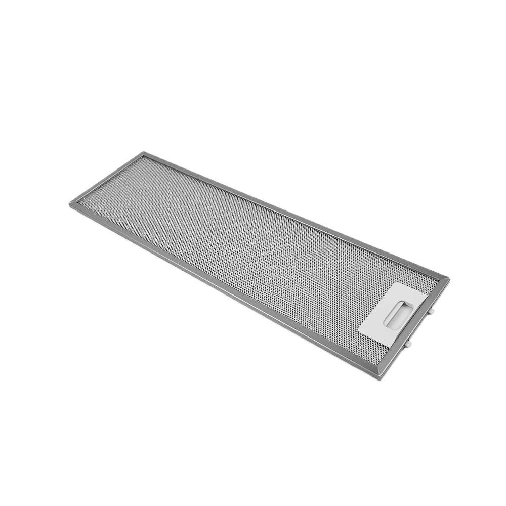 Ein rechteckiger Metallfilter für eine Dunstabzugshaube mit einem Griff.