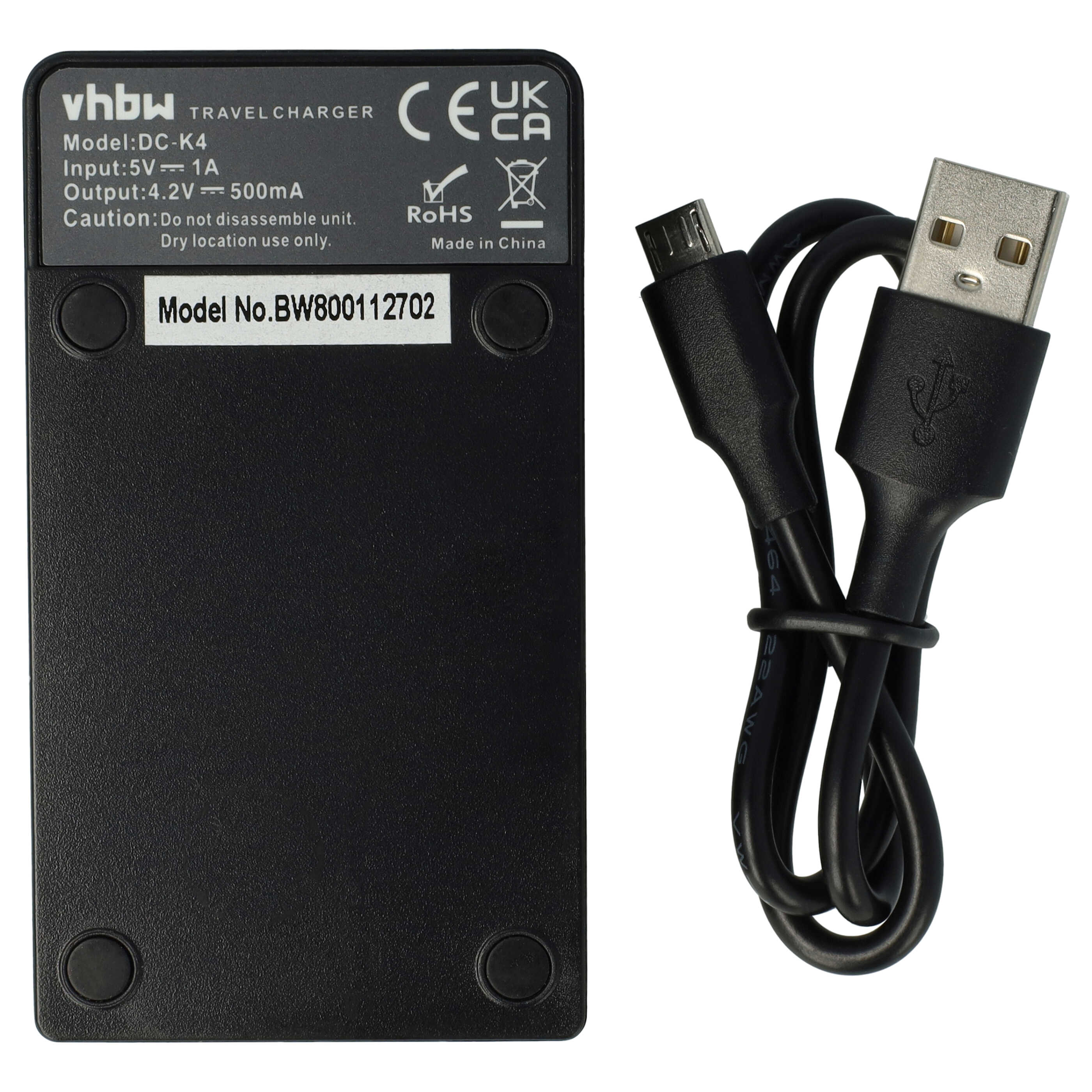 Schwarzes Ladegerät mit USB- und Micro-USB-Kabel. Modell DC-K4.