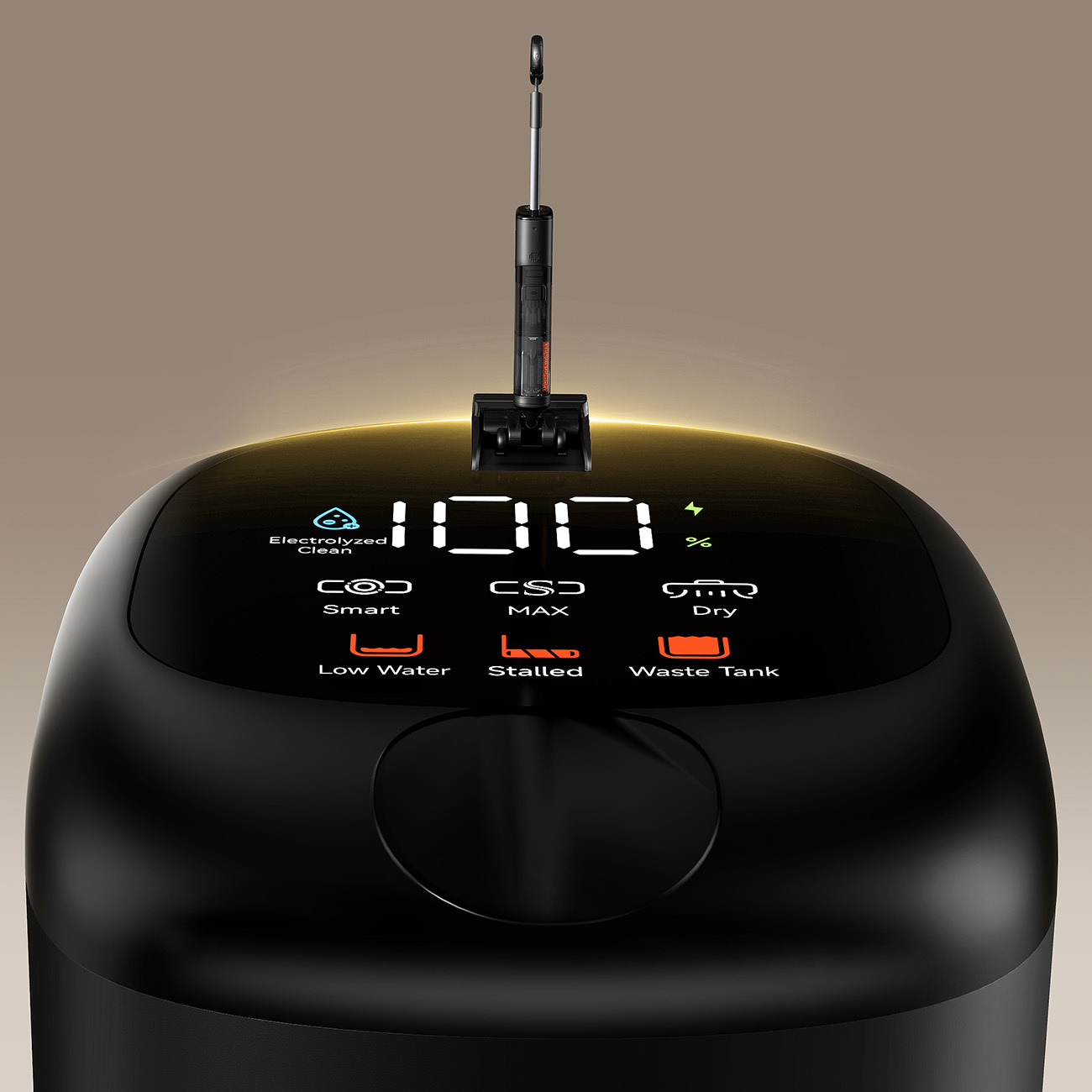 Czarny sprzęt z cyfrowym wyświetlaczem pokazującym 100%, baterię i tryby czyszczenia.
