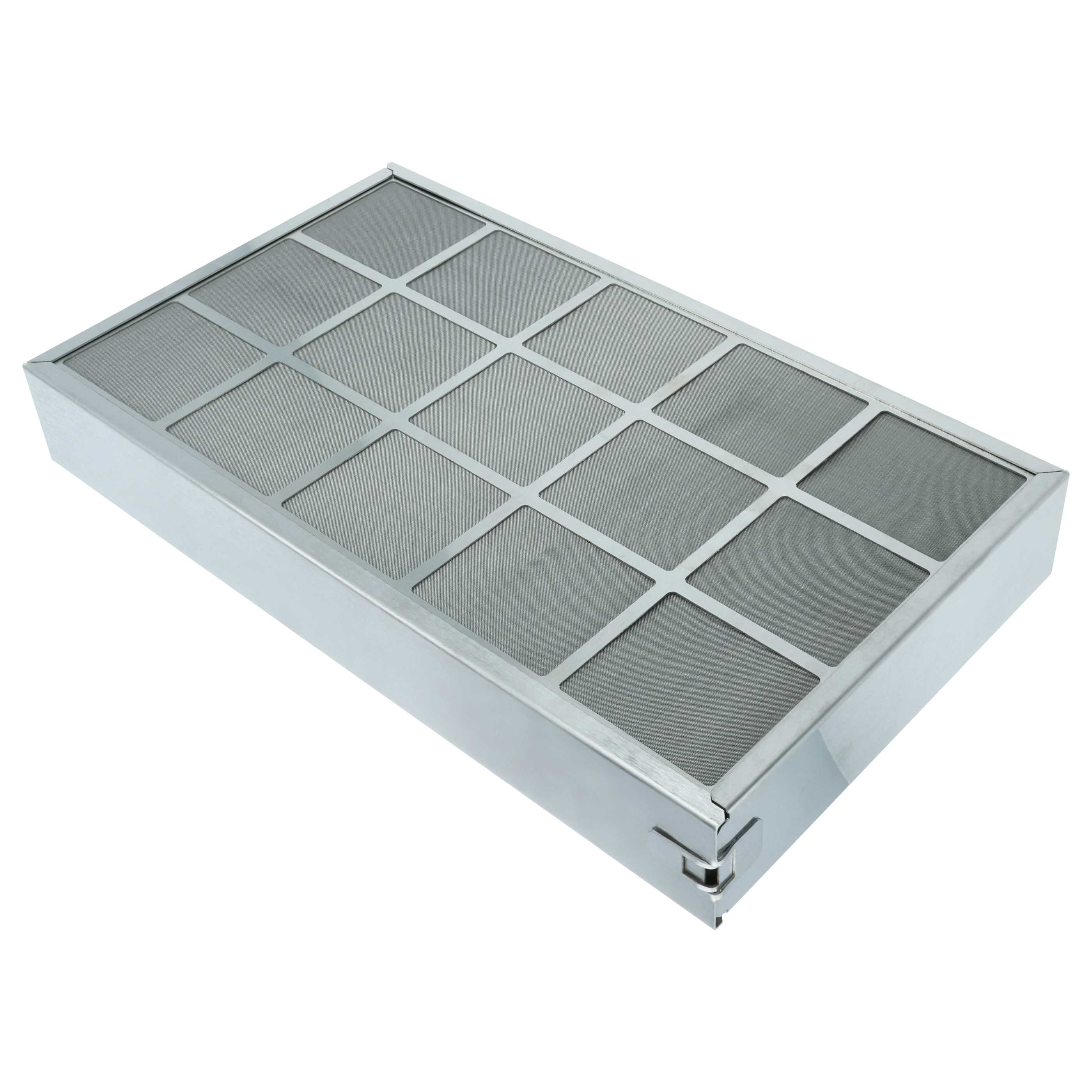 Ein silberner rechteckiger Metallfilter mit 12 quadratischen Gittern auf weißem Hintergrund.
