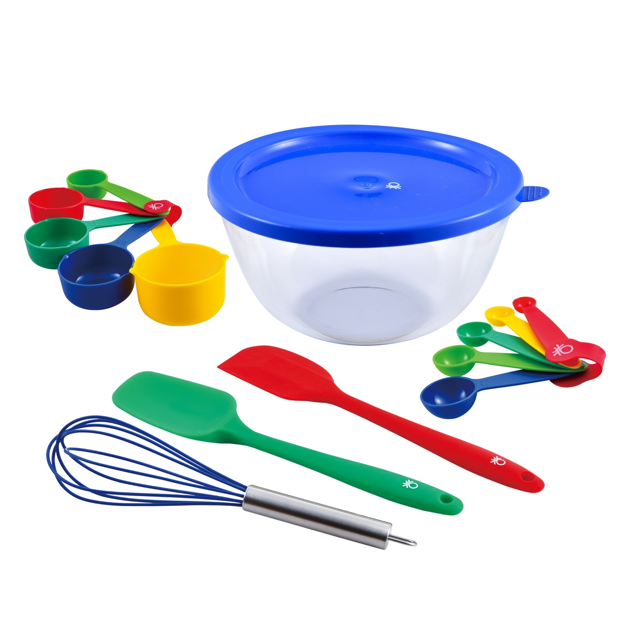 Utensilios de cocina coloridos: bol, cucharas medidoras, espátulas y batidor.