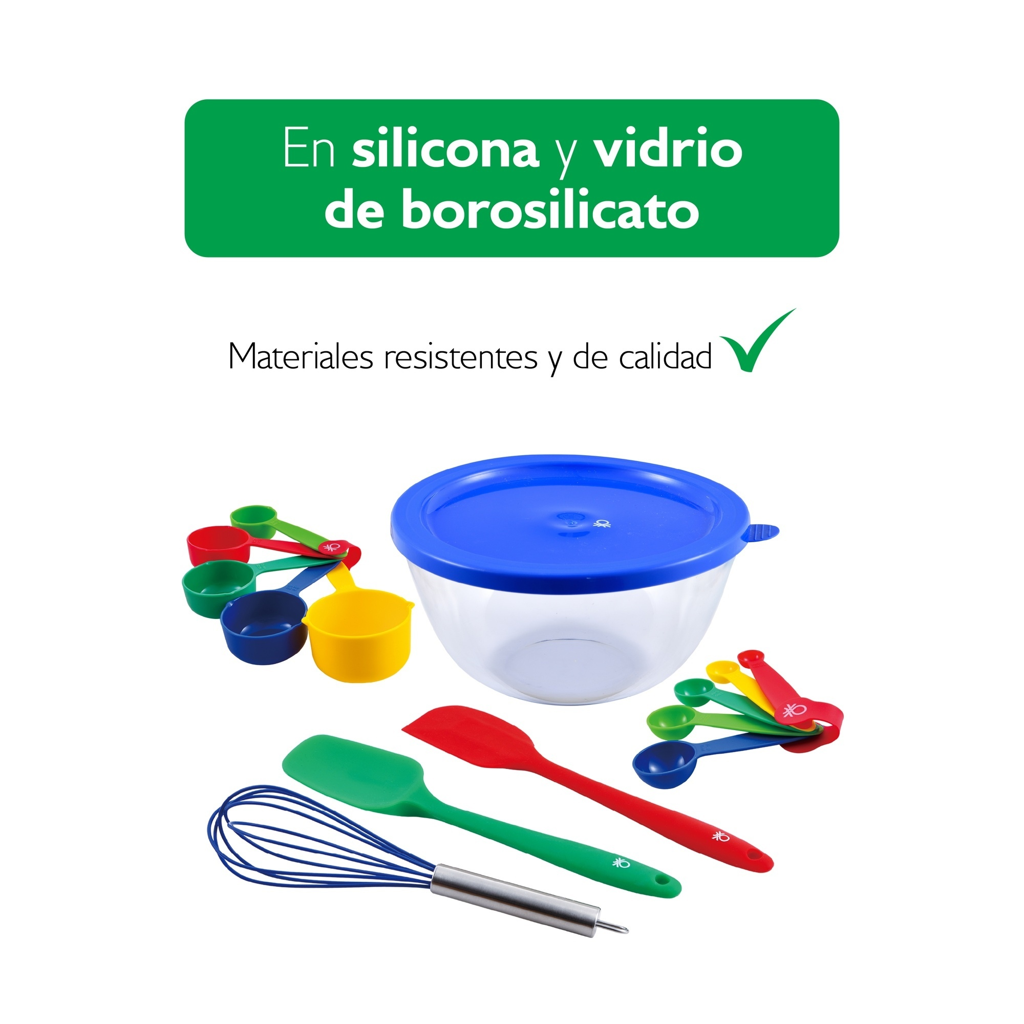 Utensilios de cocina: cucharas medidoras, bol, batidor y espátulas.