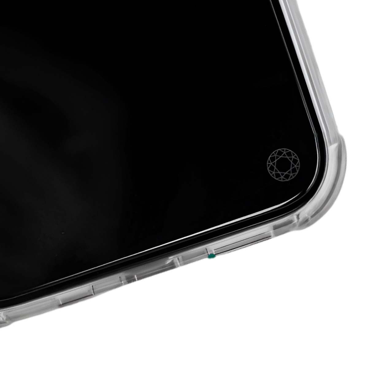 Gros plan d'une coque de téléphone transparente avec logo diamant.