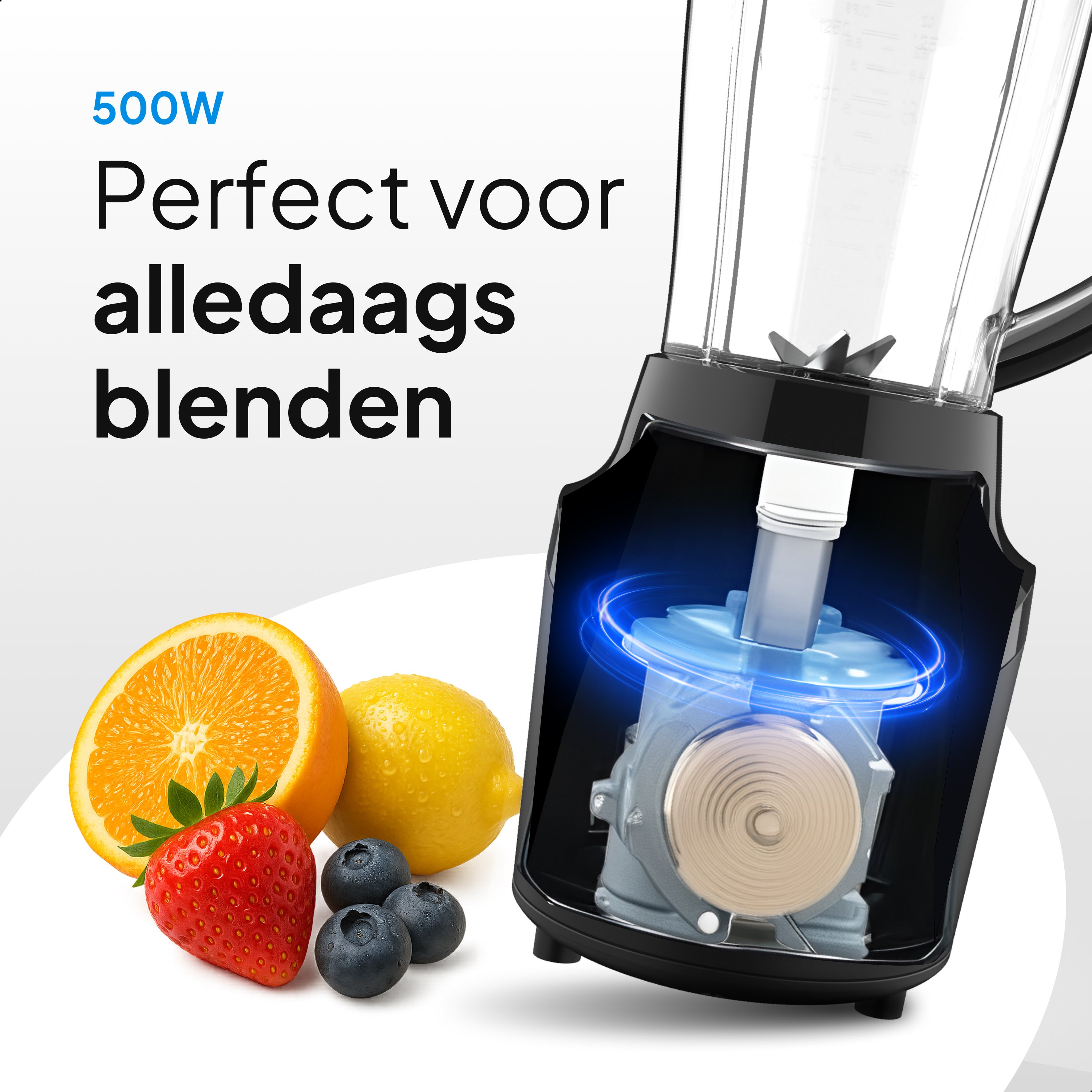 Een 500W blender met fruit: sinaasappel, aardbei, citroen, blauwe bessen.