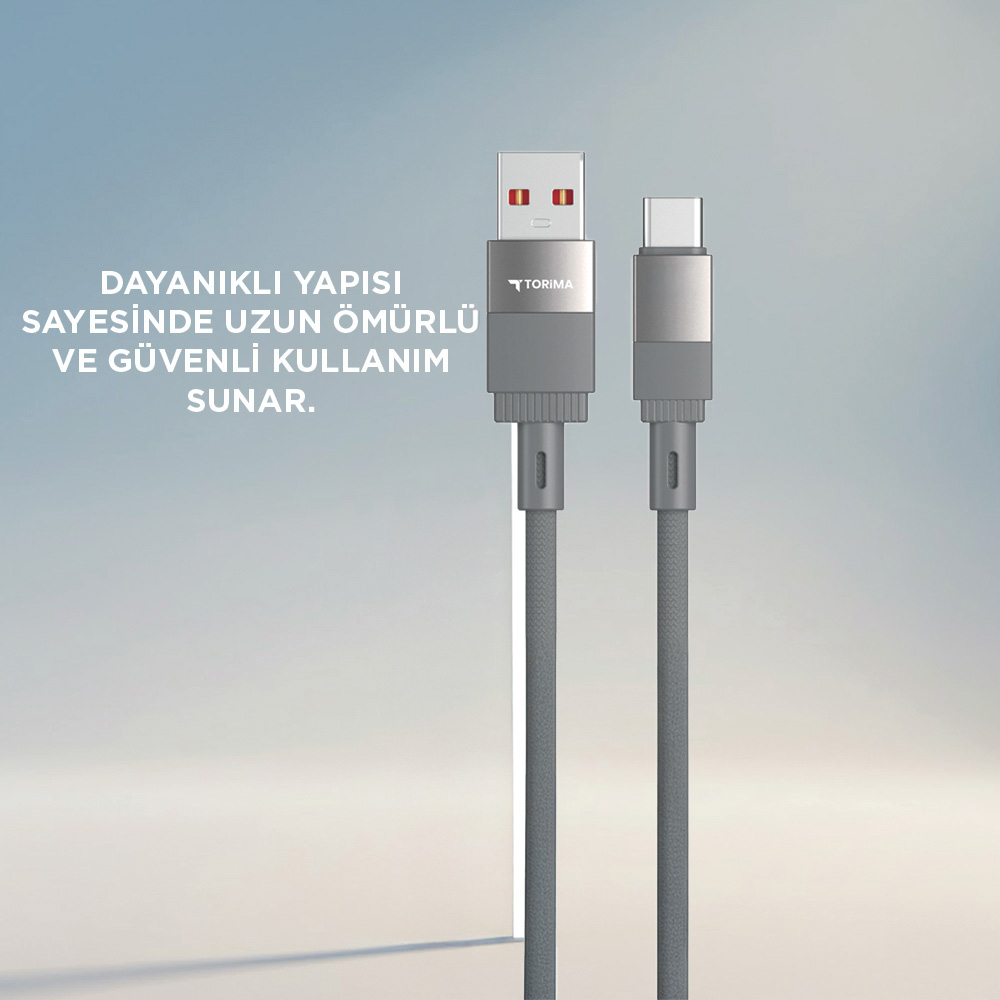 TORIMA logolu iki gri USB kablosu açık renkte arka planda.