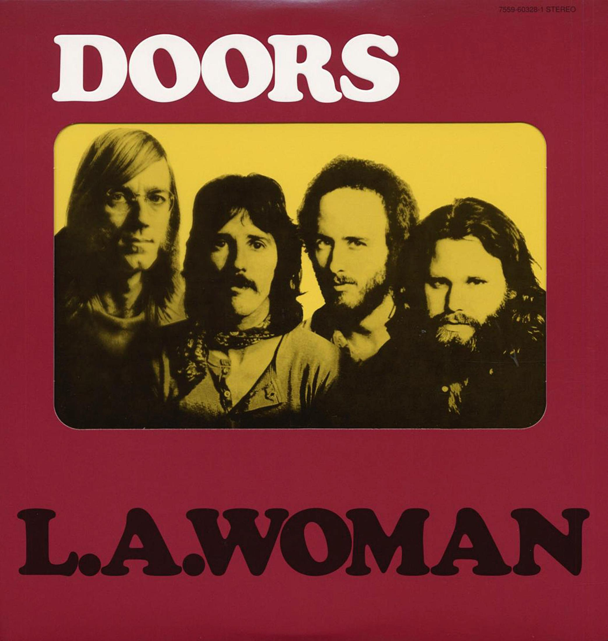 Copertina album con quattro uomini, testo "DOORS" in alto, "L.A. WOMAN" in basso.