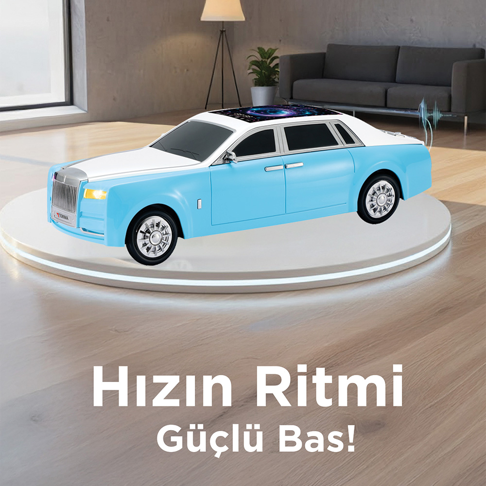 Mavi beyaz bir araba yıldızlı tavana sahip yuvarlak bir platformda.