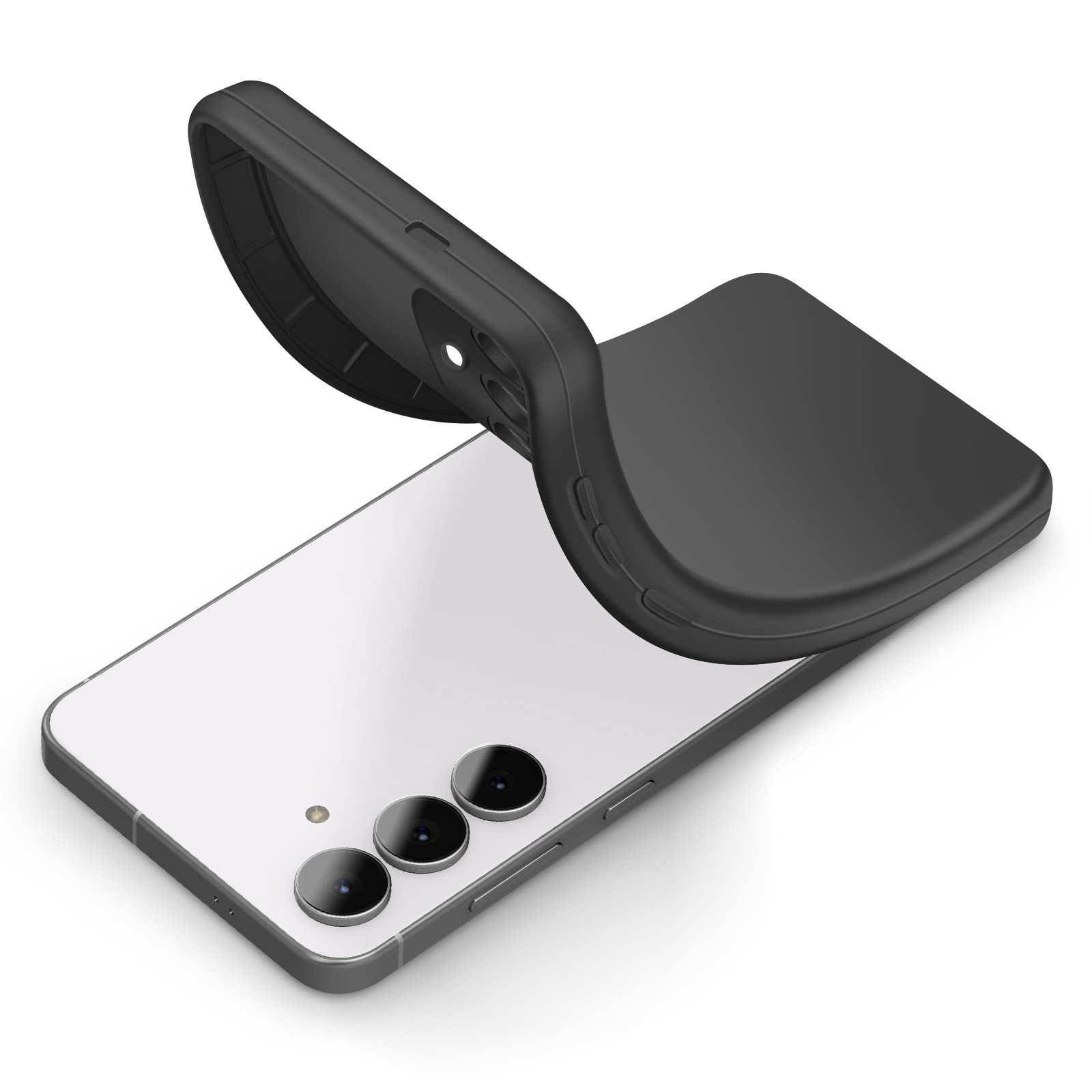 Zwarte telefoonhoesje wordt op een witte smartphone met drie cameralenzen geplaatst.