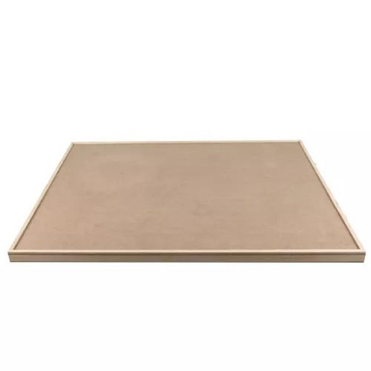 Una tabla de madera rectangular y plana con borde delgado.
