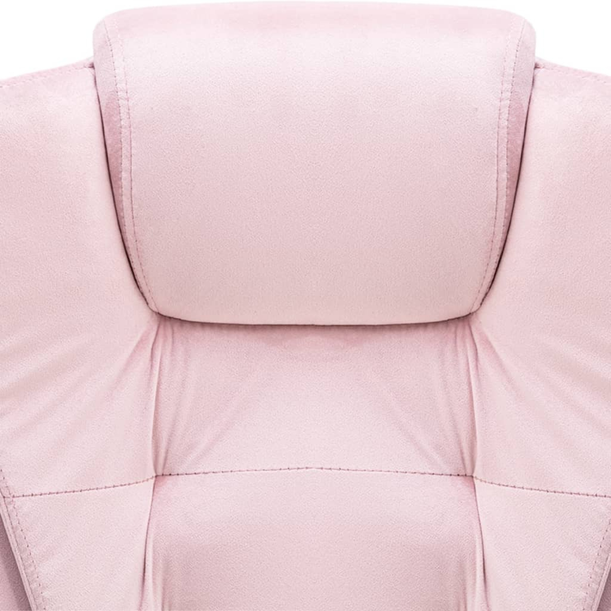Nahaufnahme eines rosa gepolsterten Stuhls mit sichtbaren Nähten.