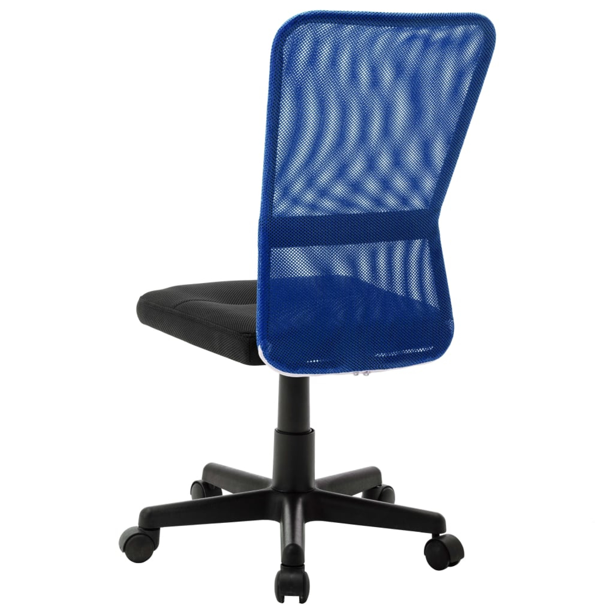Ein blauer Netzrücken-Bürostuhl mit schwarzem Sitz und Rädern.