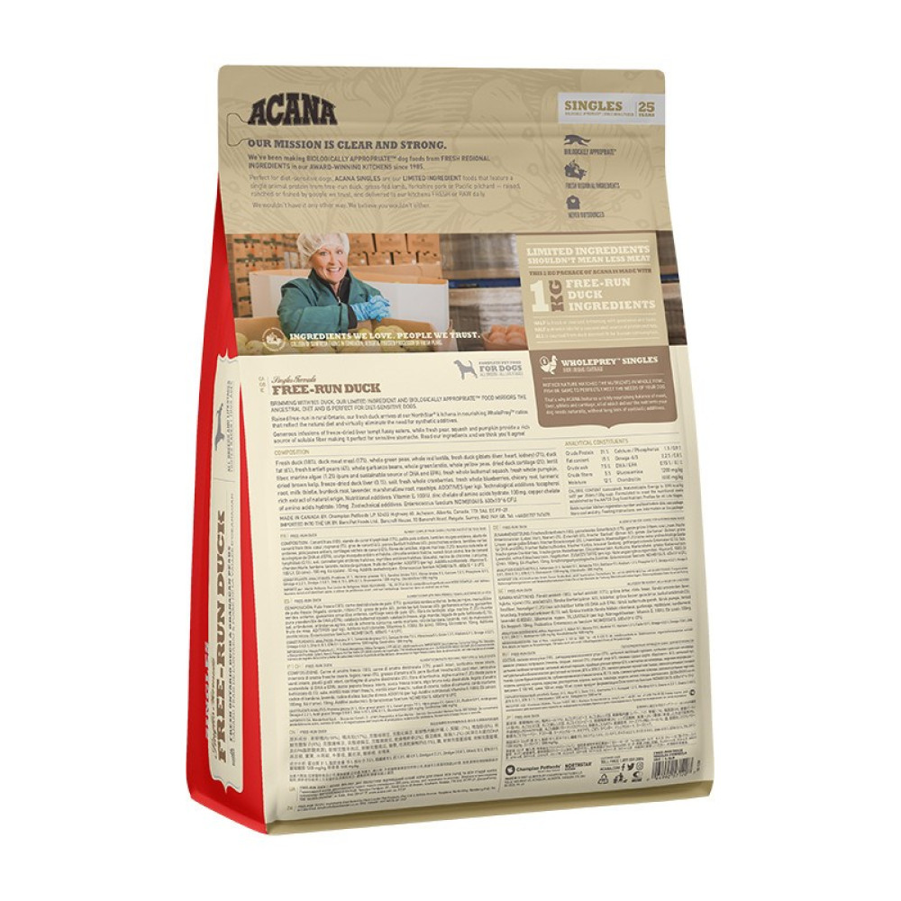 Bolsa de comida para perros Acana con pato de corral, con información e ingredientes.
