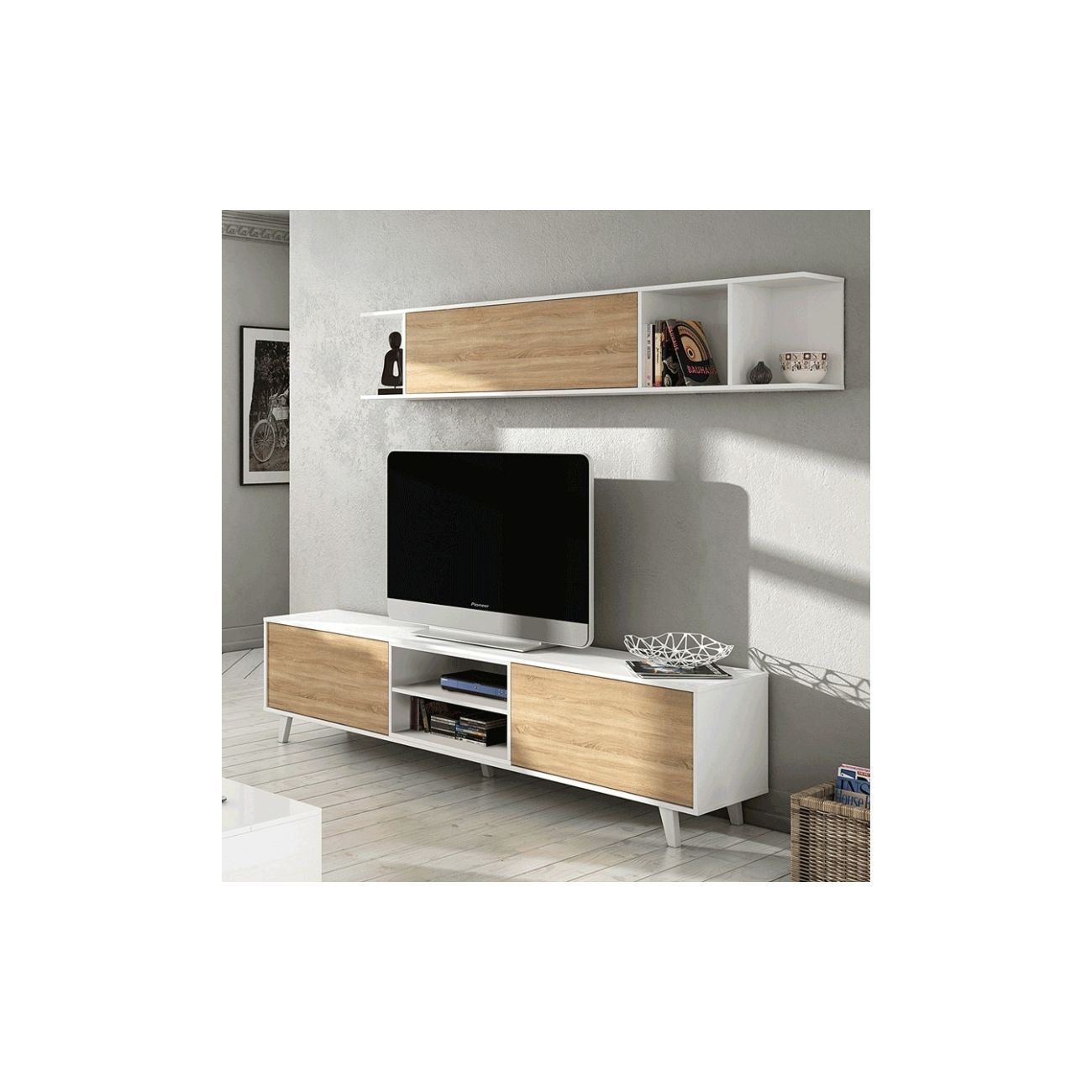 Un mueble de TV moderno con televisor y estante.