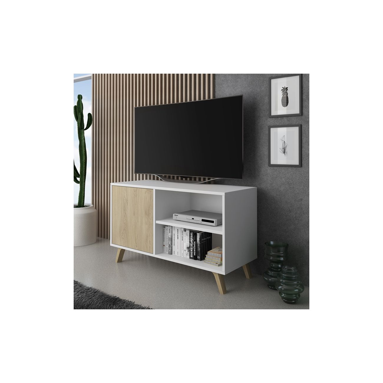 Un mueble de TV moderno con estante abierto, cajón y detalles en madera.