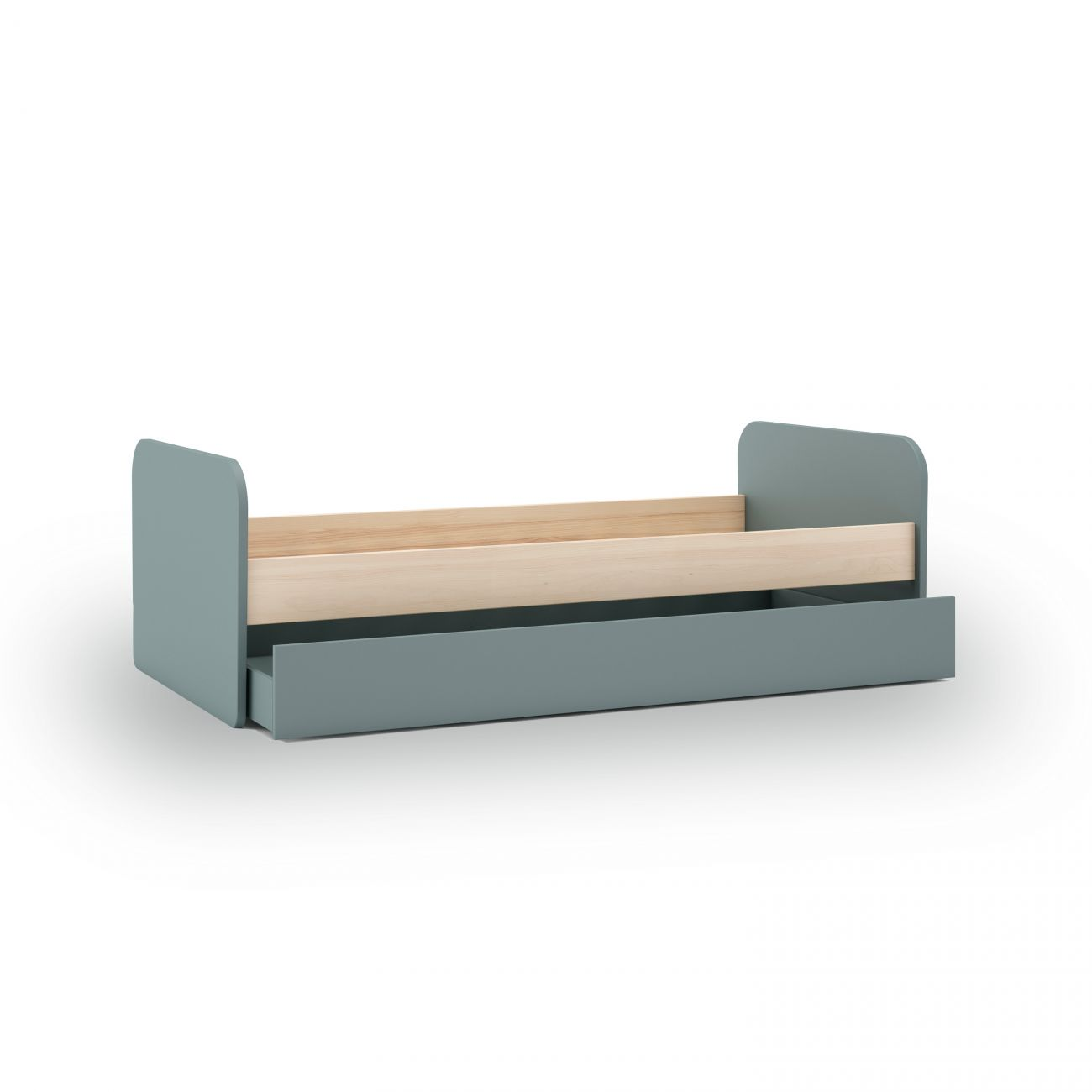 Una cama infantil gris azulada con somier de lamas de madera.